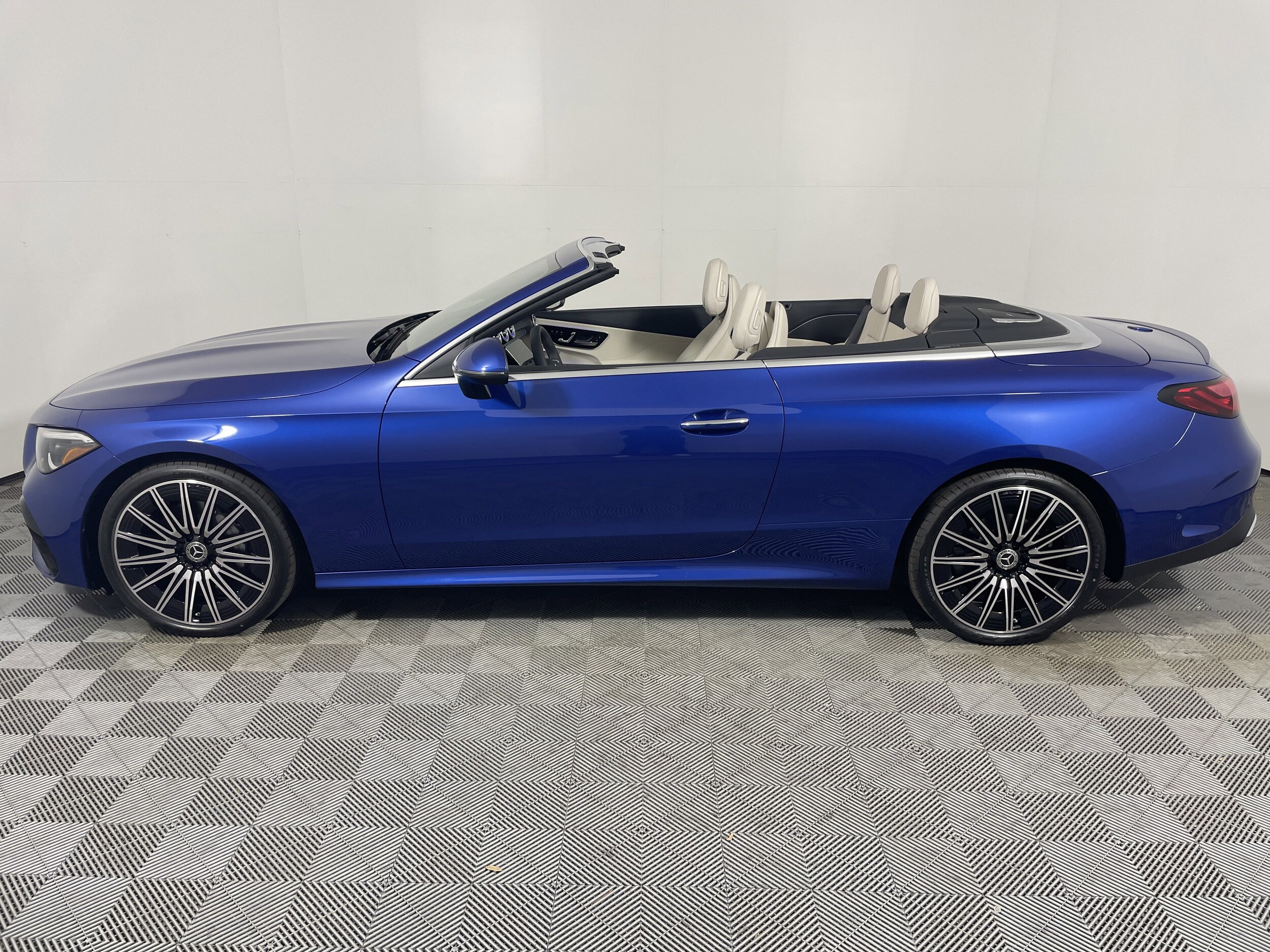2026 Mercedes Benz CLE 300 4MATIC photo 2