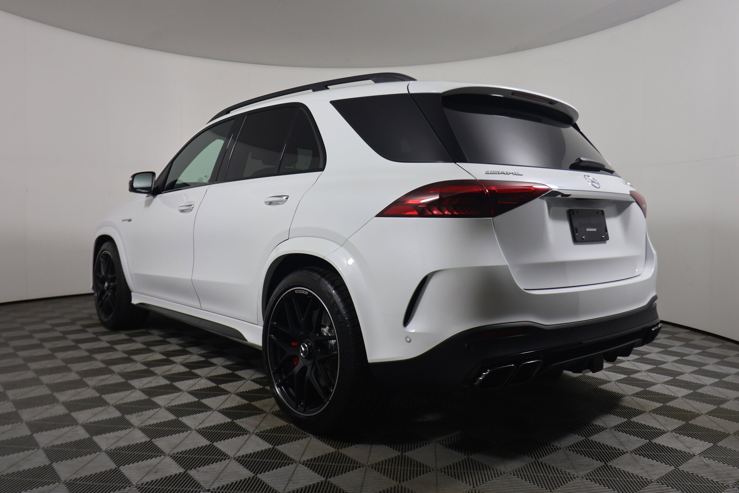 2026 Mercedes Benz GLE AMG 63 S photo 2