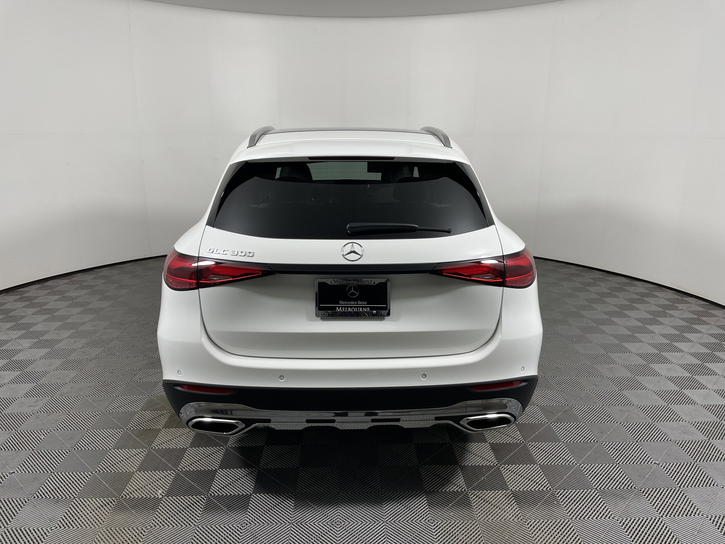 2026 Mercedes Benz GLC 300 photo 4