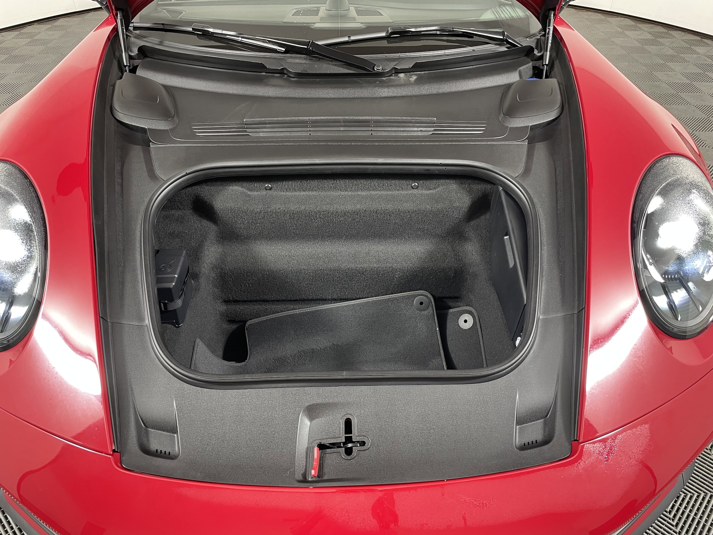 2025 Porsche 911 - Photo 22