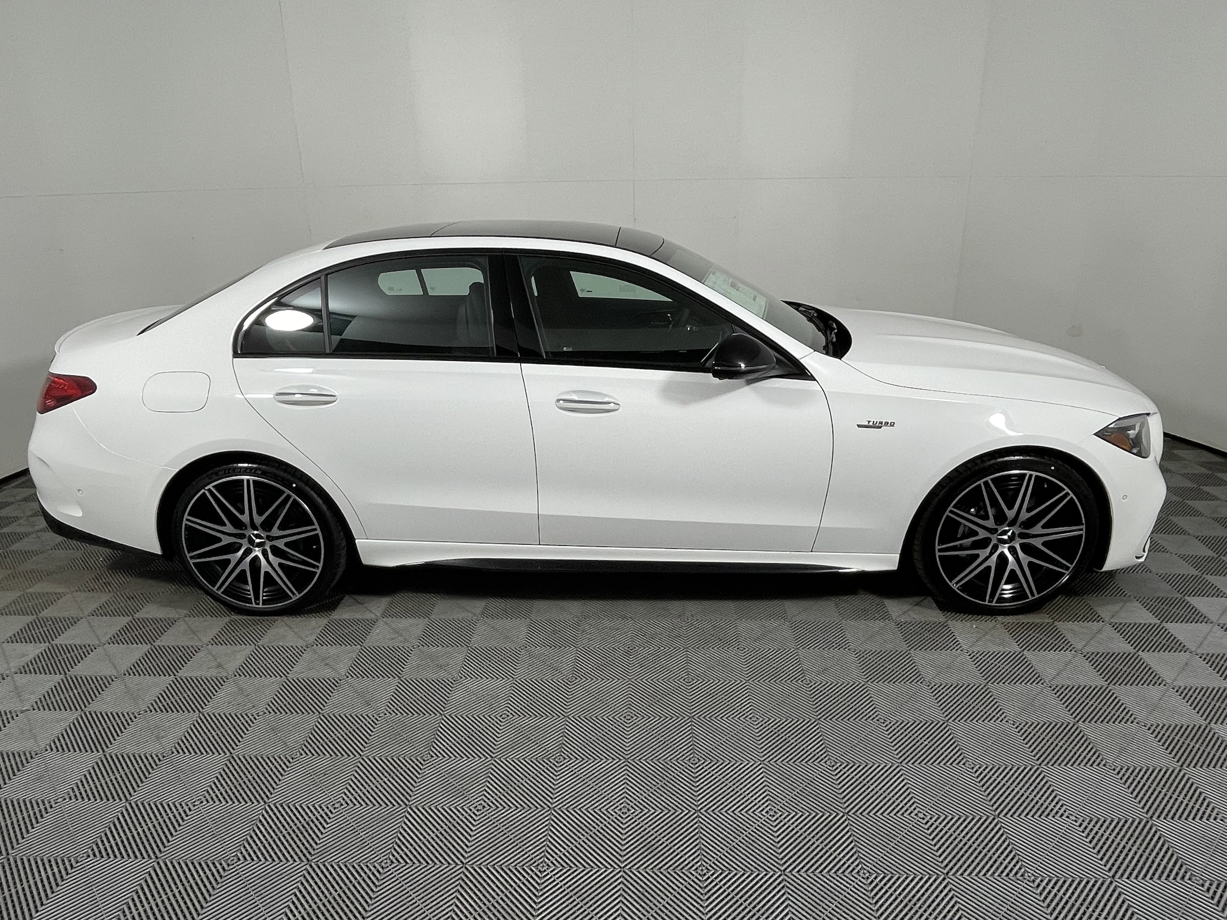 2026 Mercedes-Benz C-Class Sedan AMG C43 - Photo 6
