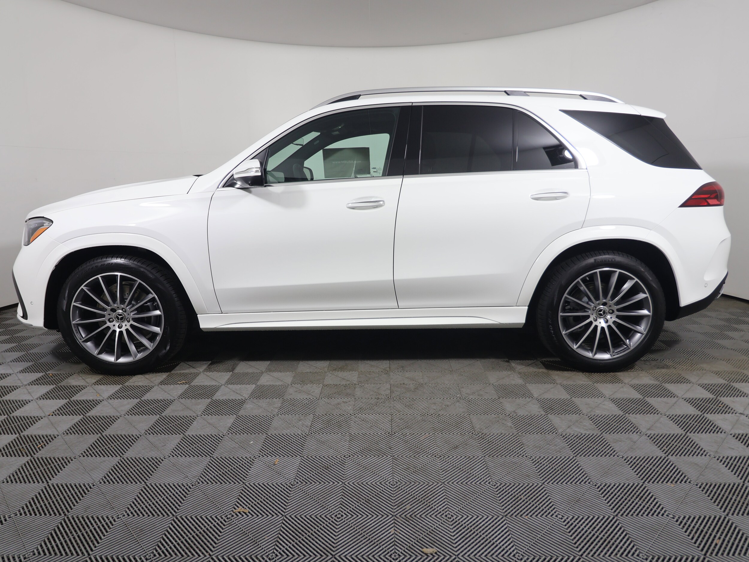 2026 Mercedes Benz GLE 350 photo 2