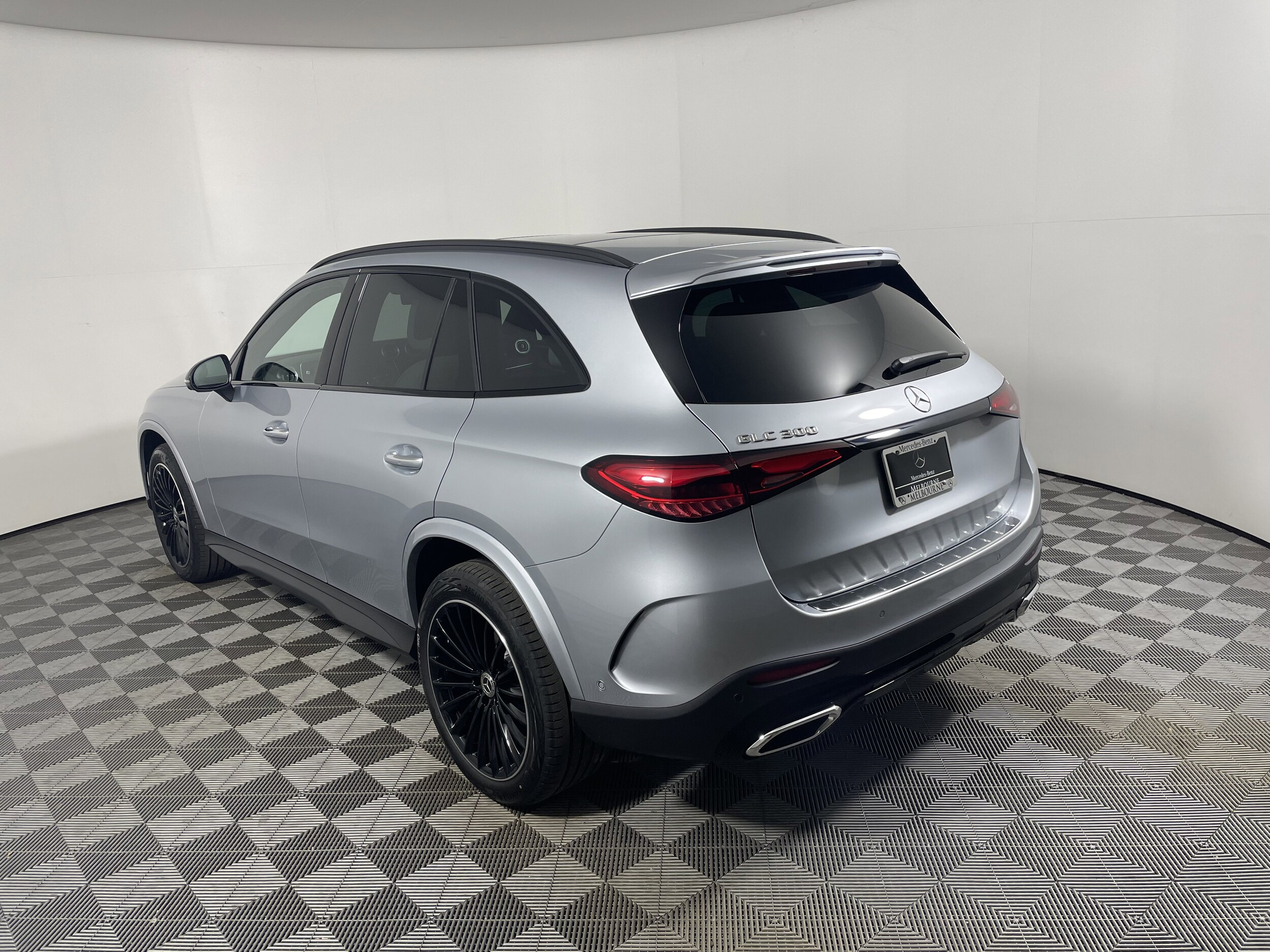 2026 Mercedes Benz GLC 300 photo 3