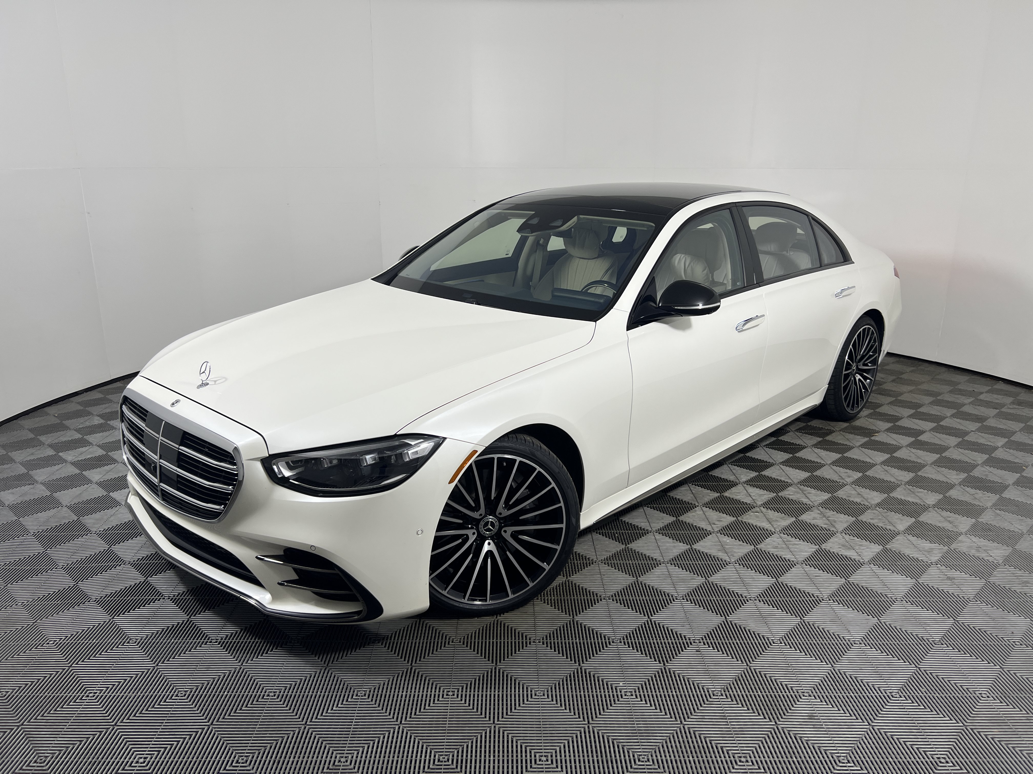  Mercedes-Benz S-Class