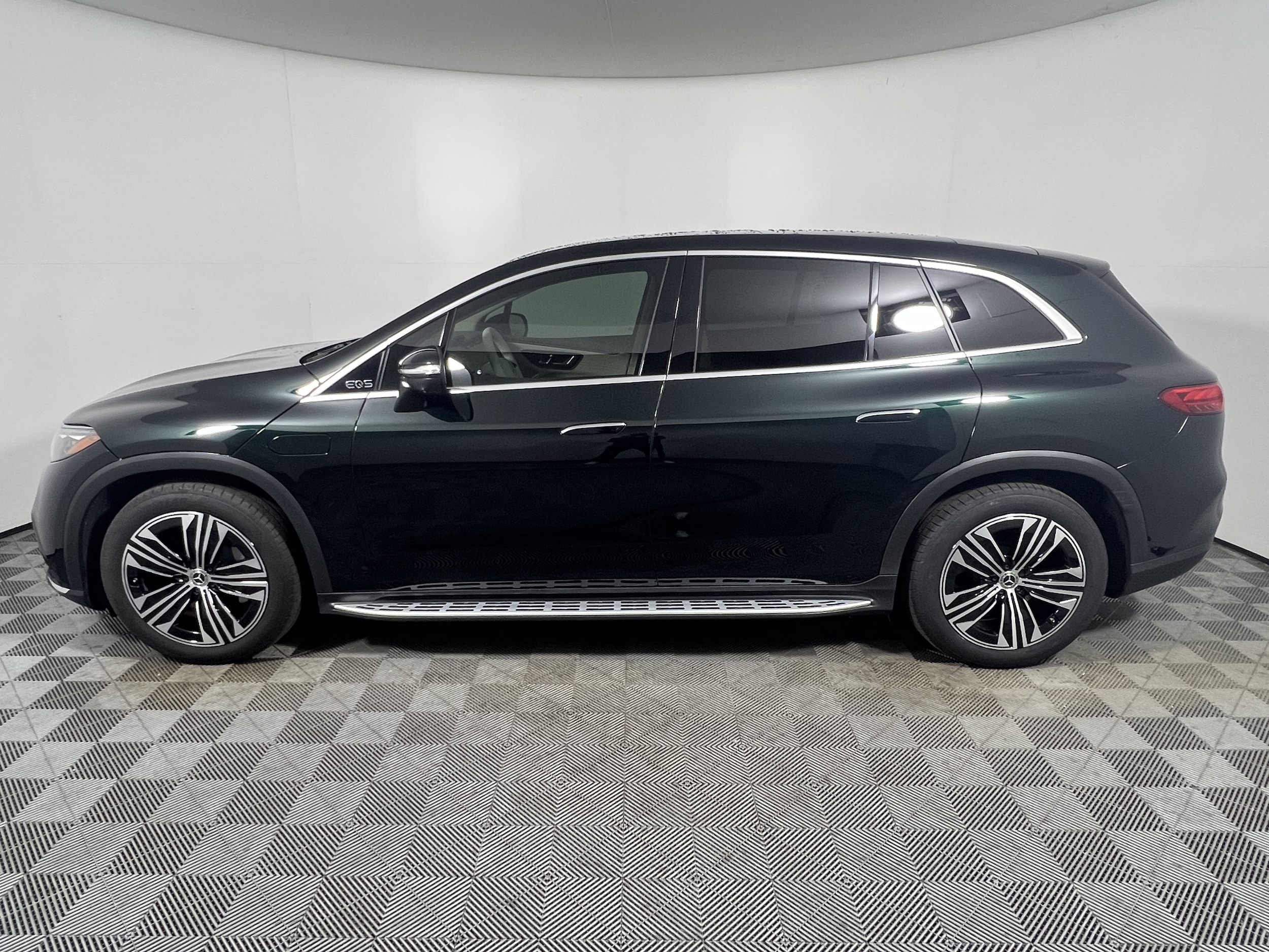 Used 2024 Mercedes-Benz EQS SUV Base with VIN 4JGDM2DB3RA034109 for sale in Melbourne, FL