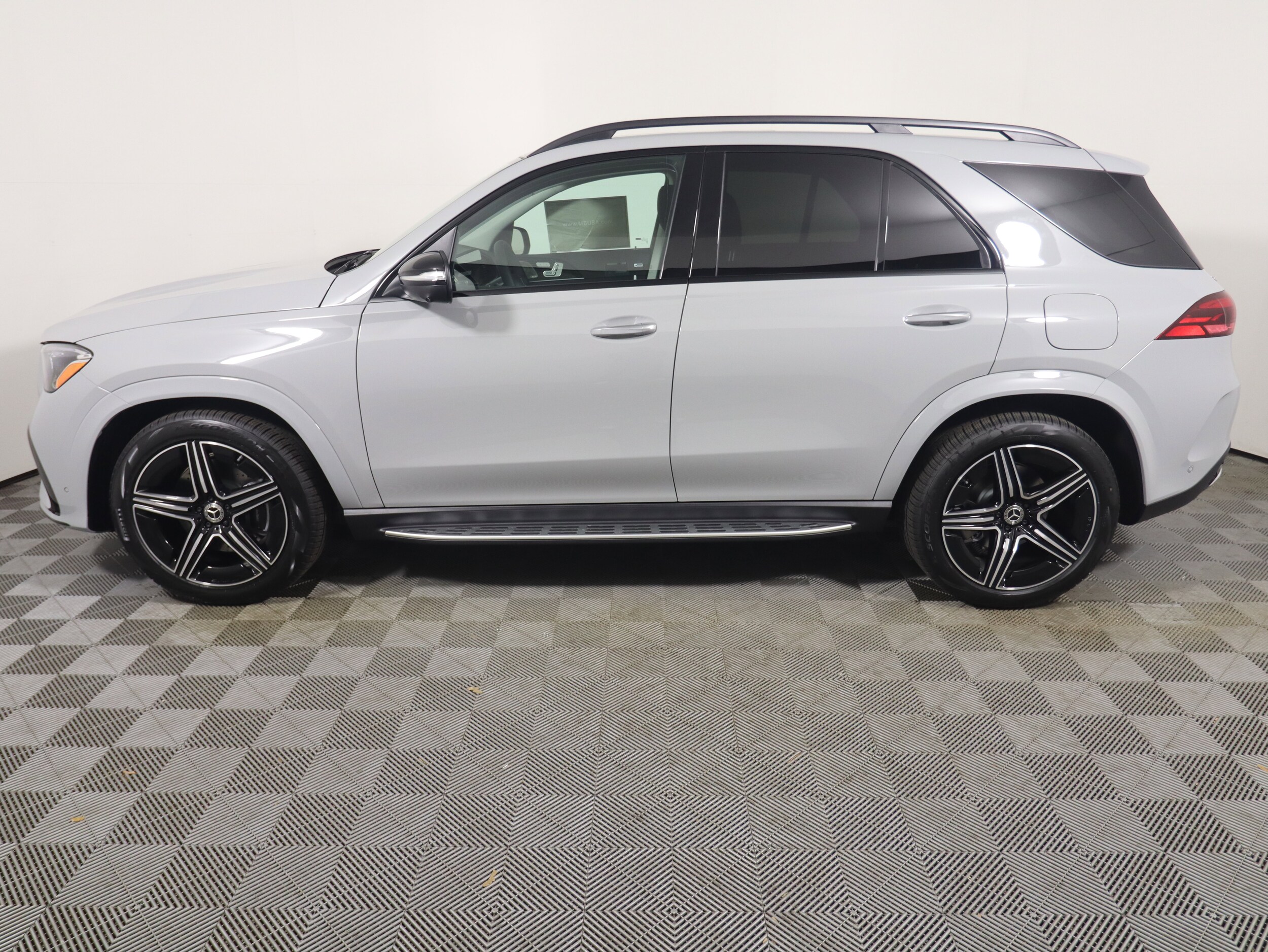 2026 Mercedes Benz GLE AMG 53 photo 2