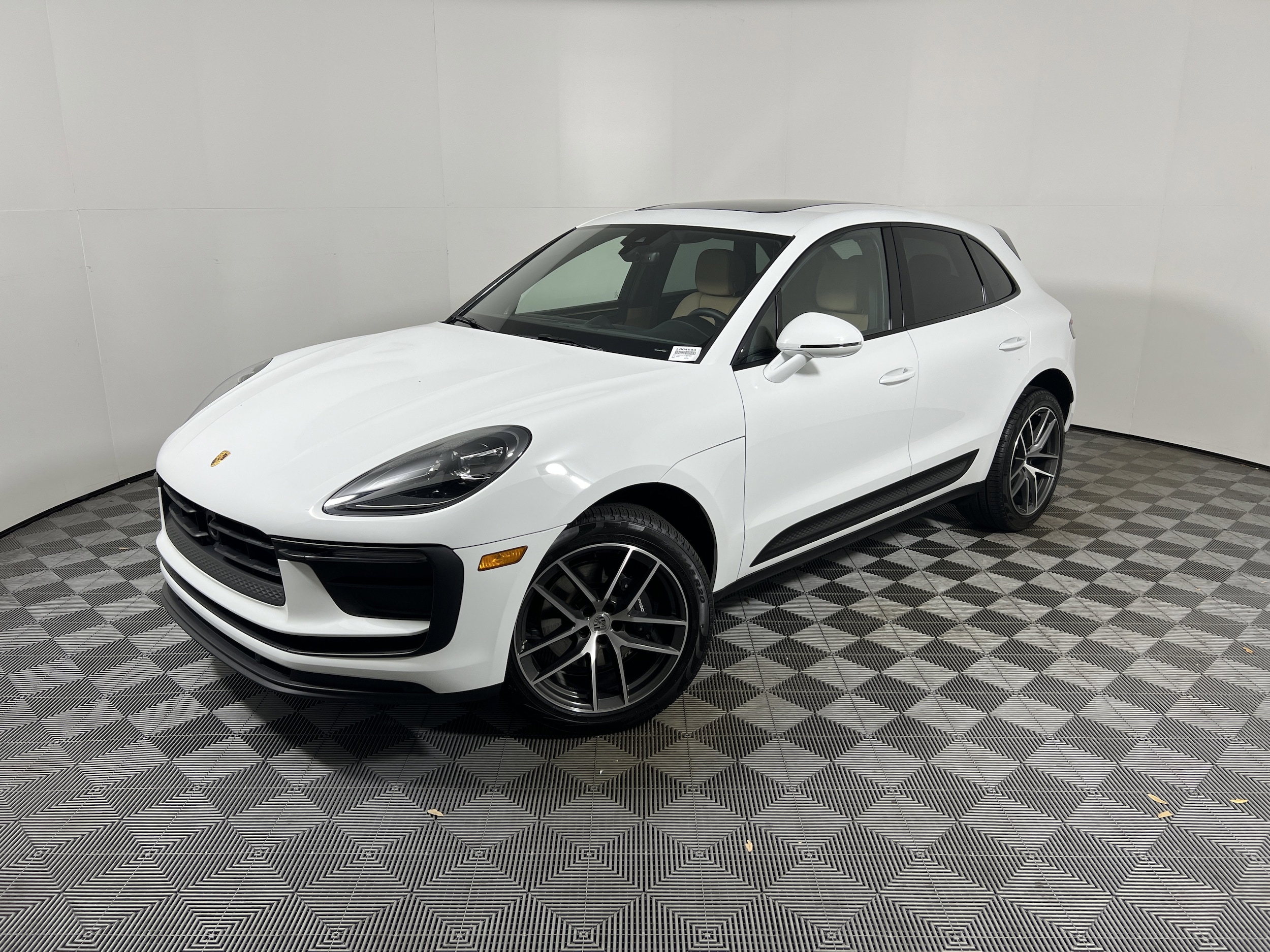 2026 Porsche Macan's photo