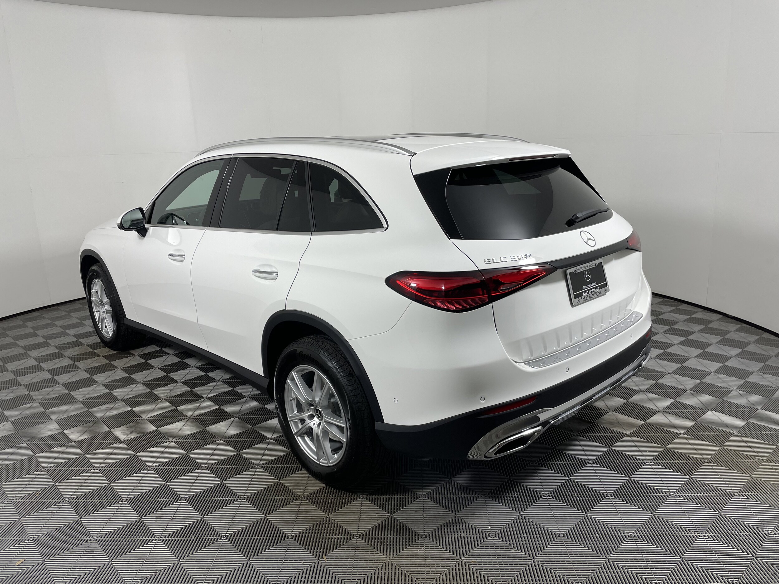 2026 Mercedes Benz GLC 300 photo 3