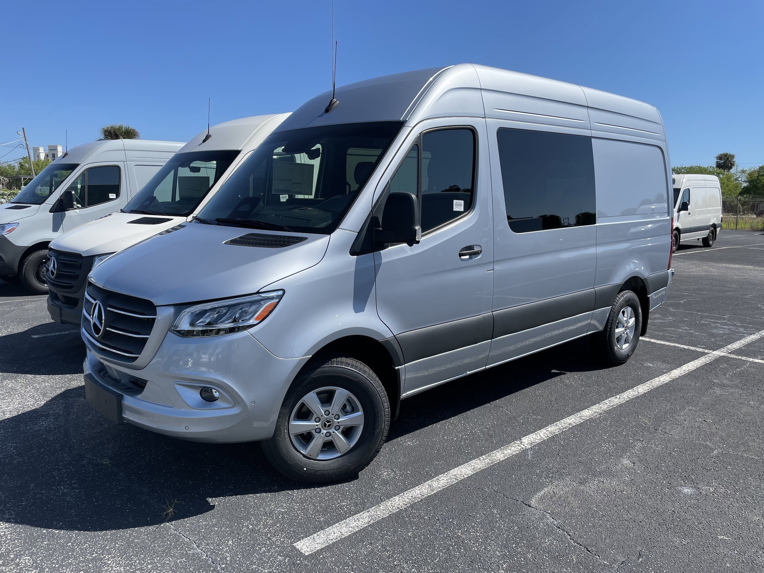 2026 Mercedes-Benz Sprinter 2500 144 WB HO's photo