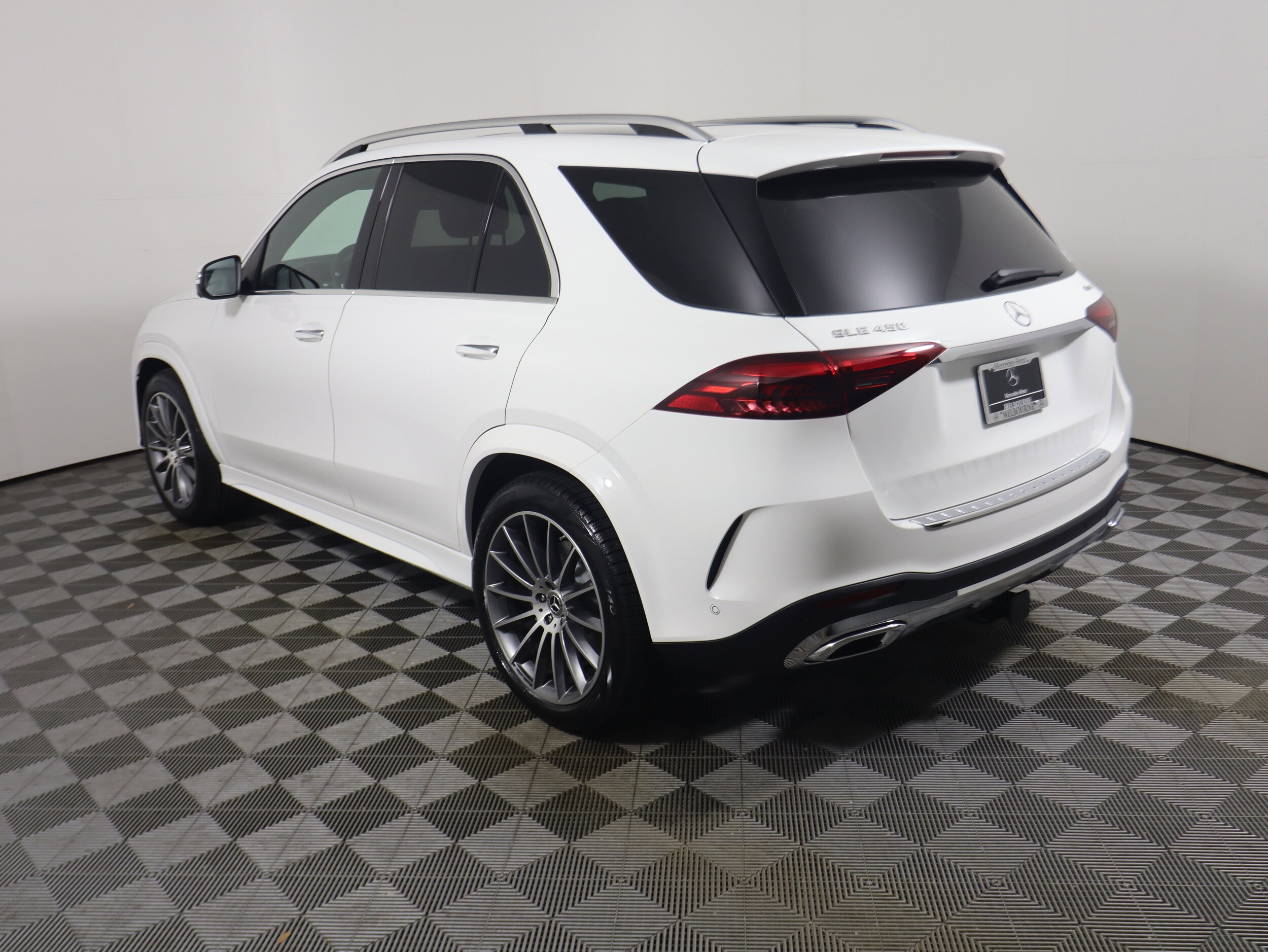 2026 Mercedes Benz GLE 450 4MATIC photo 3
