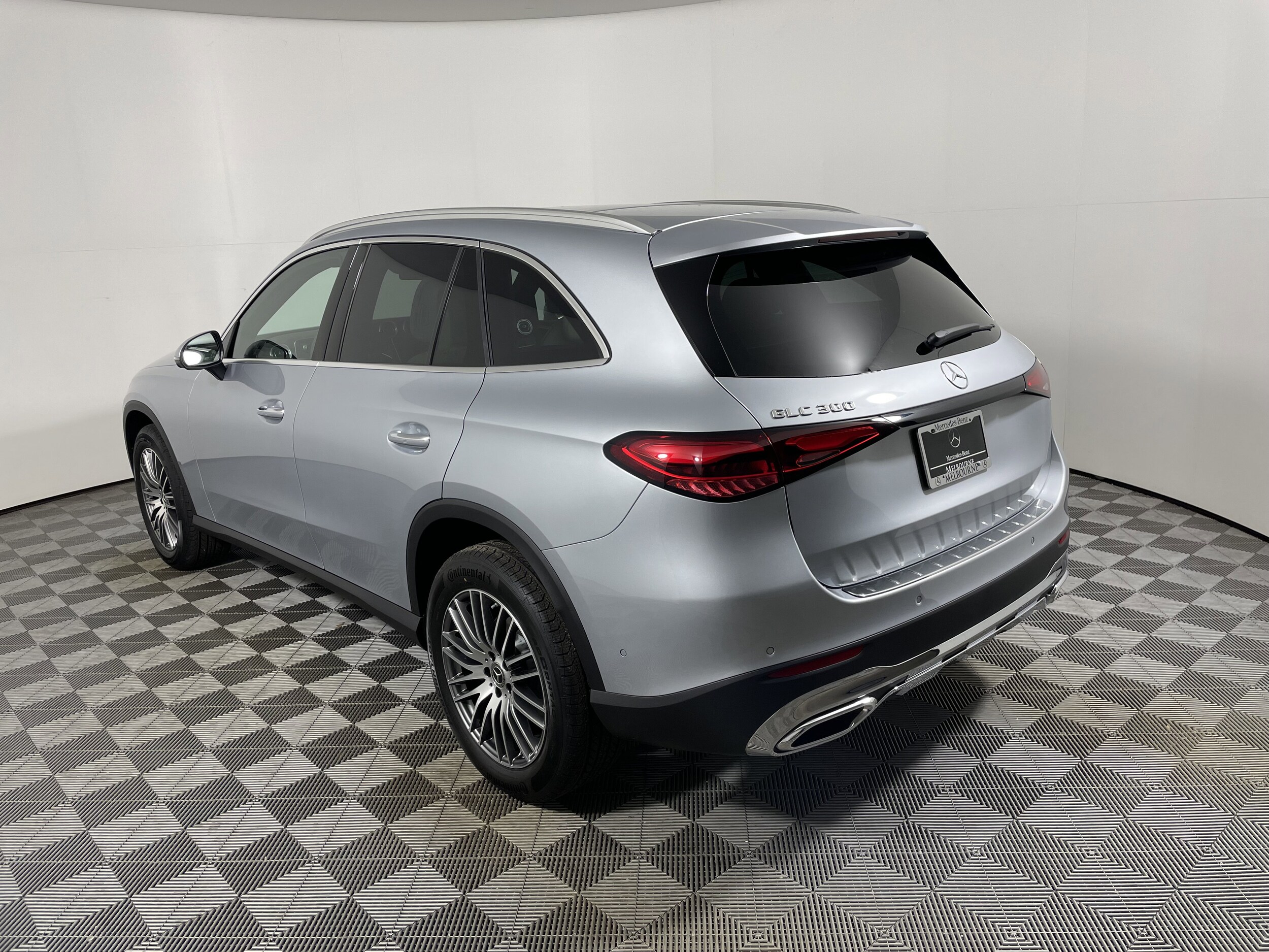 2026 Mercedes Benz GLC 300 photo 2