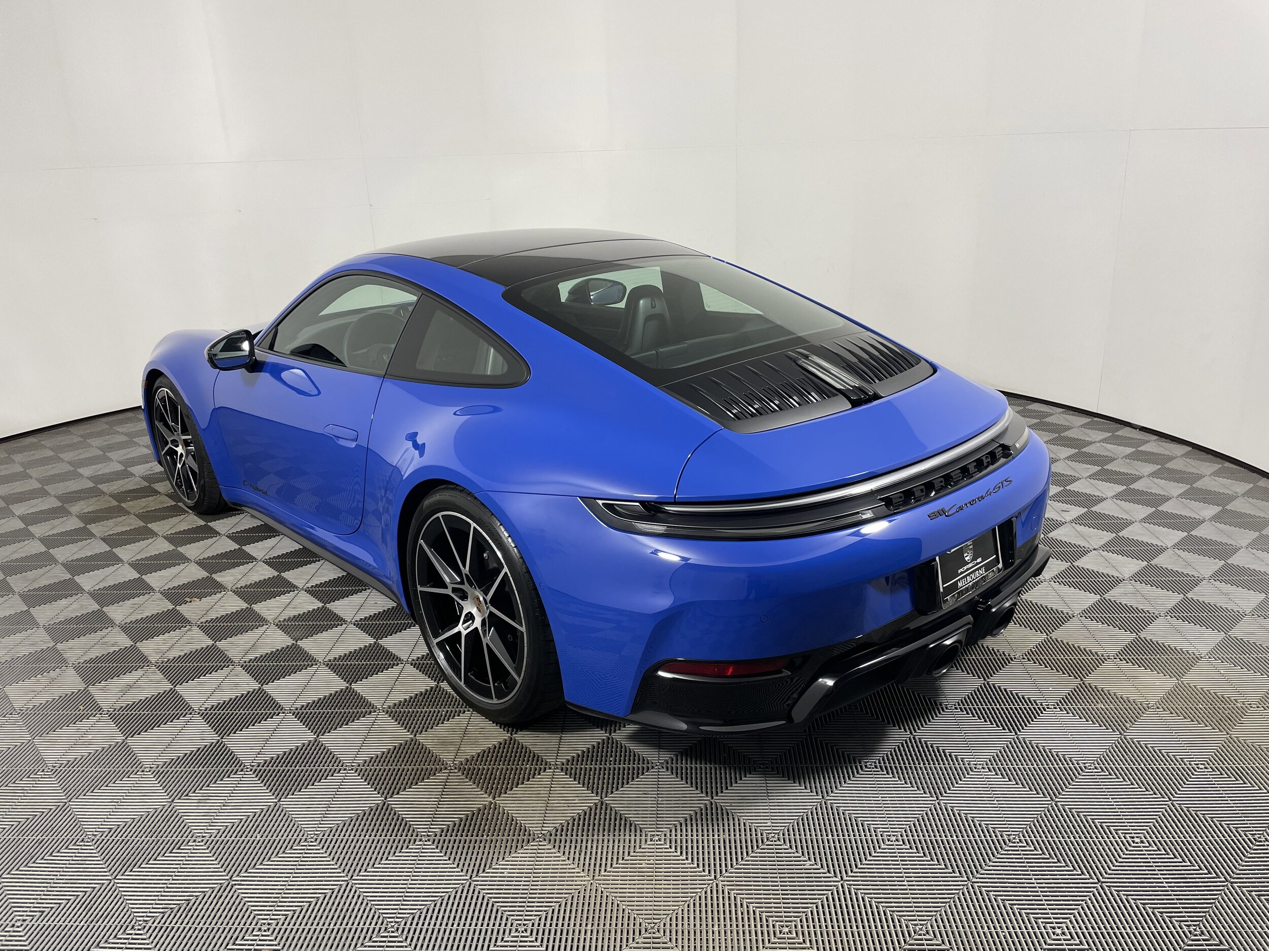 2025 Porsche 911 4 GTS photo 3