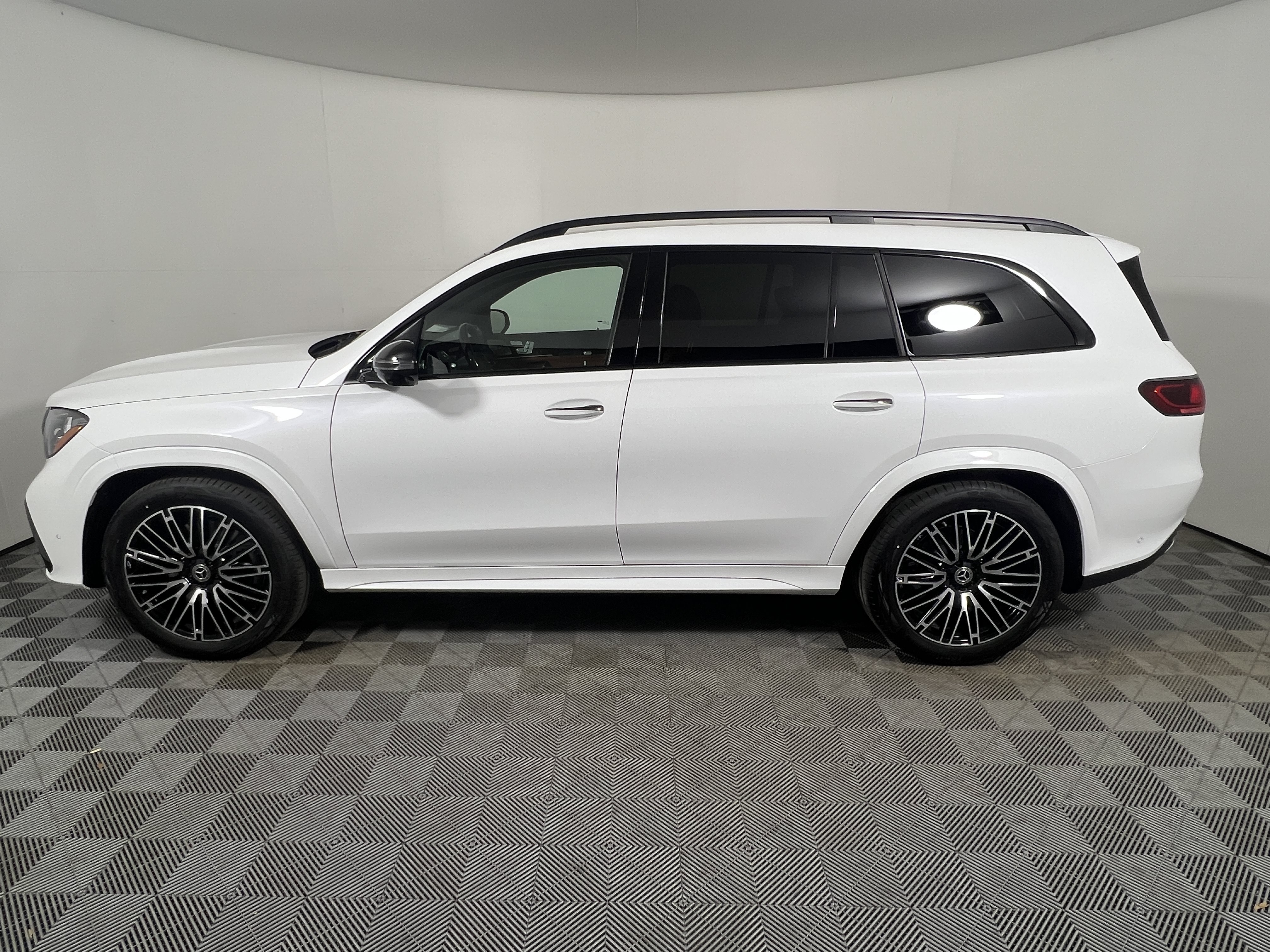 New 2027 Mercedes-Benz GLS 450 4MATIC SUV