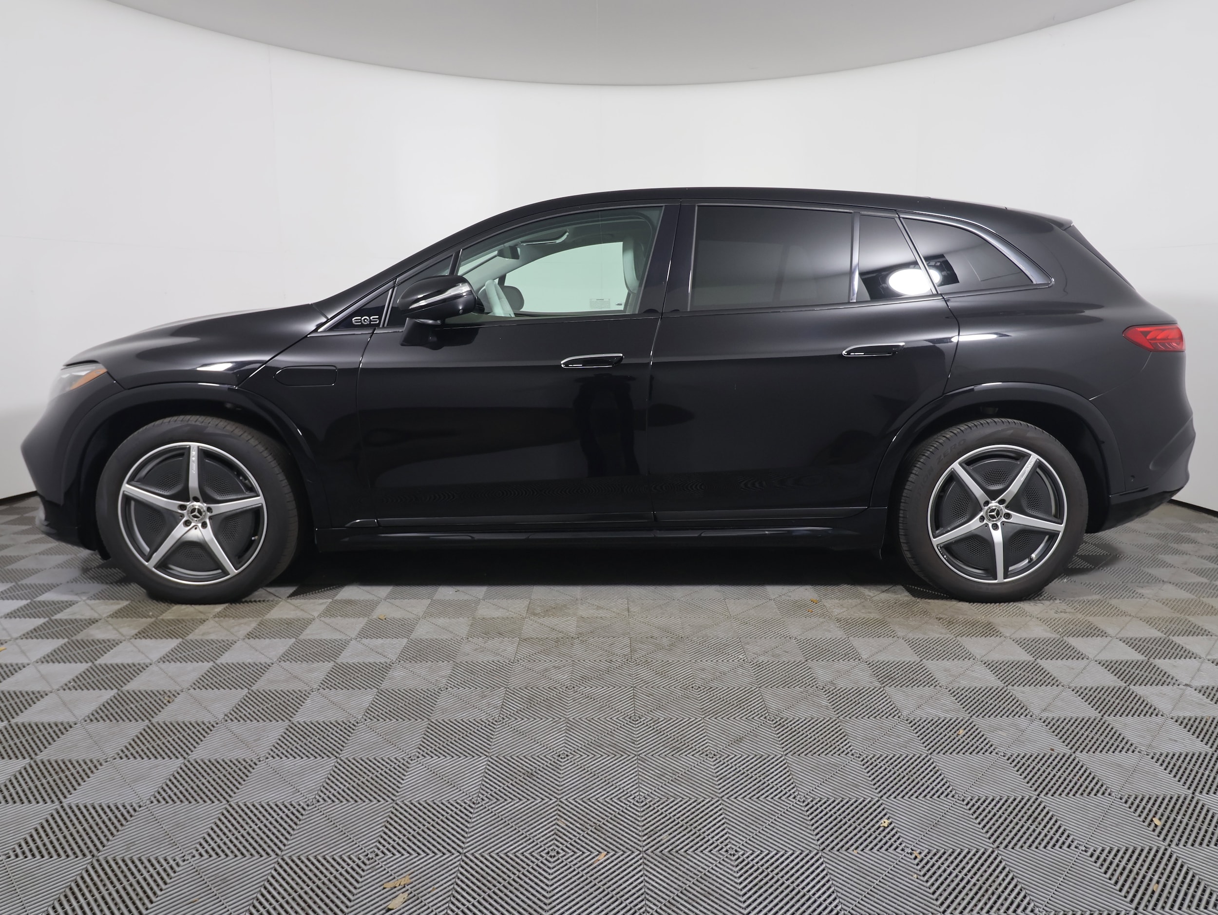Used 2023 Mercedes-Benz EQS SUV Base with VIN 4JGDM4EB0PA002970 for sale in Melbourne, FL