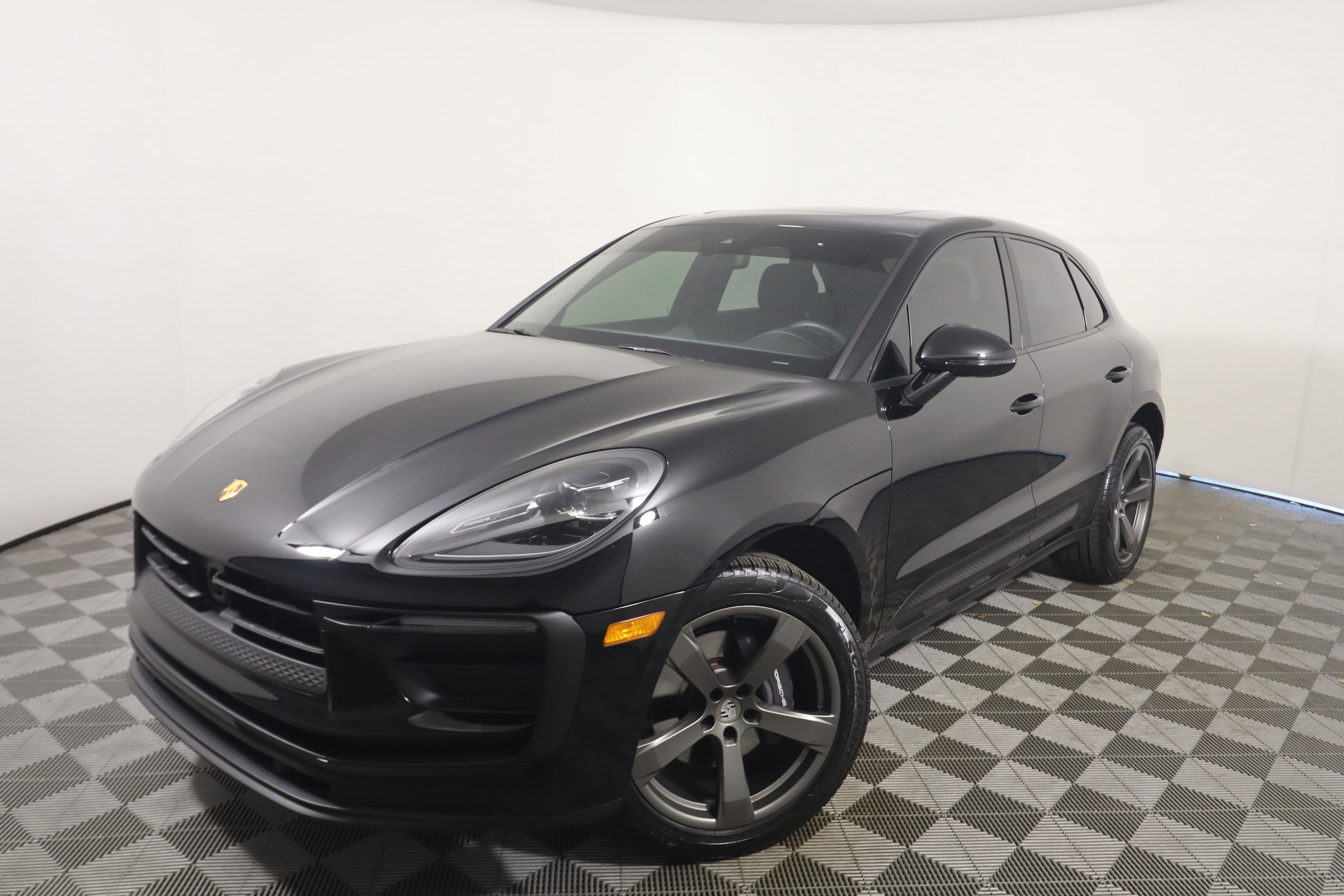 2026 Porsche Macan T's photo