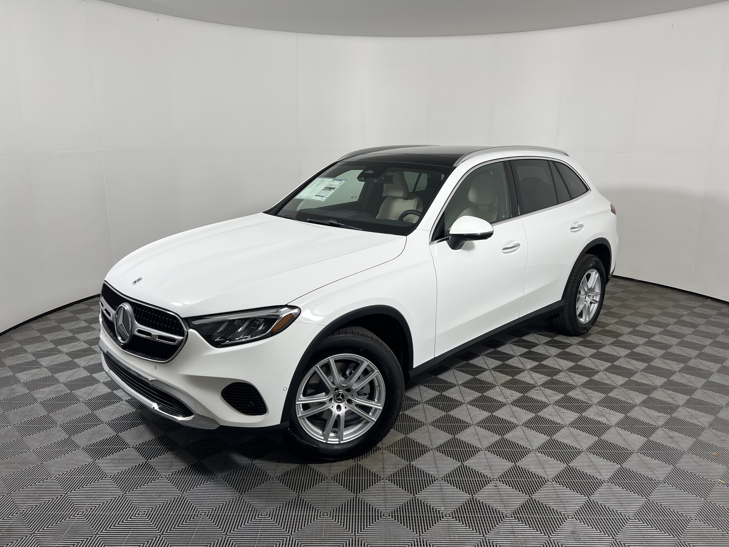 2027 Mercedes-Benz GLC
