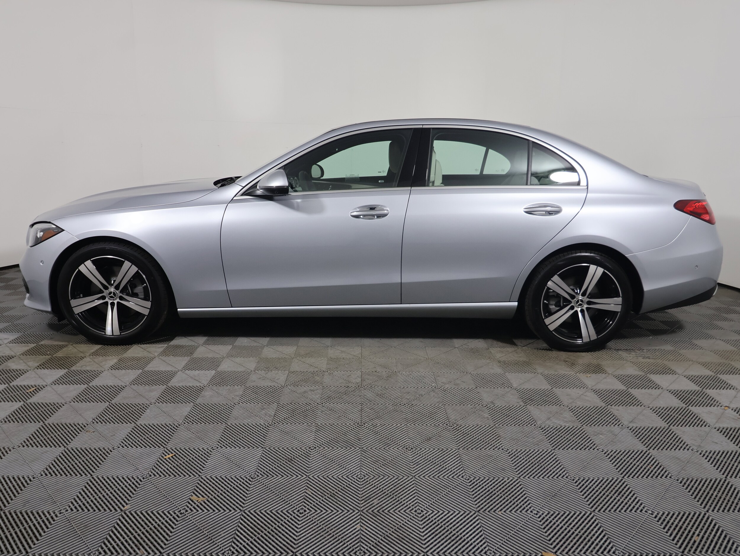 2025 Mercedes Benz C 300 photo 2