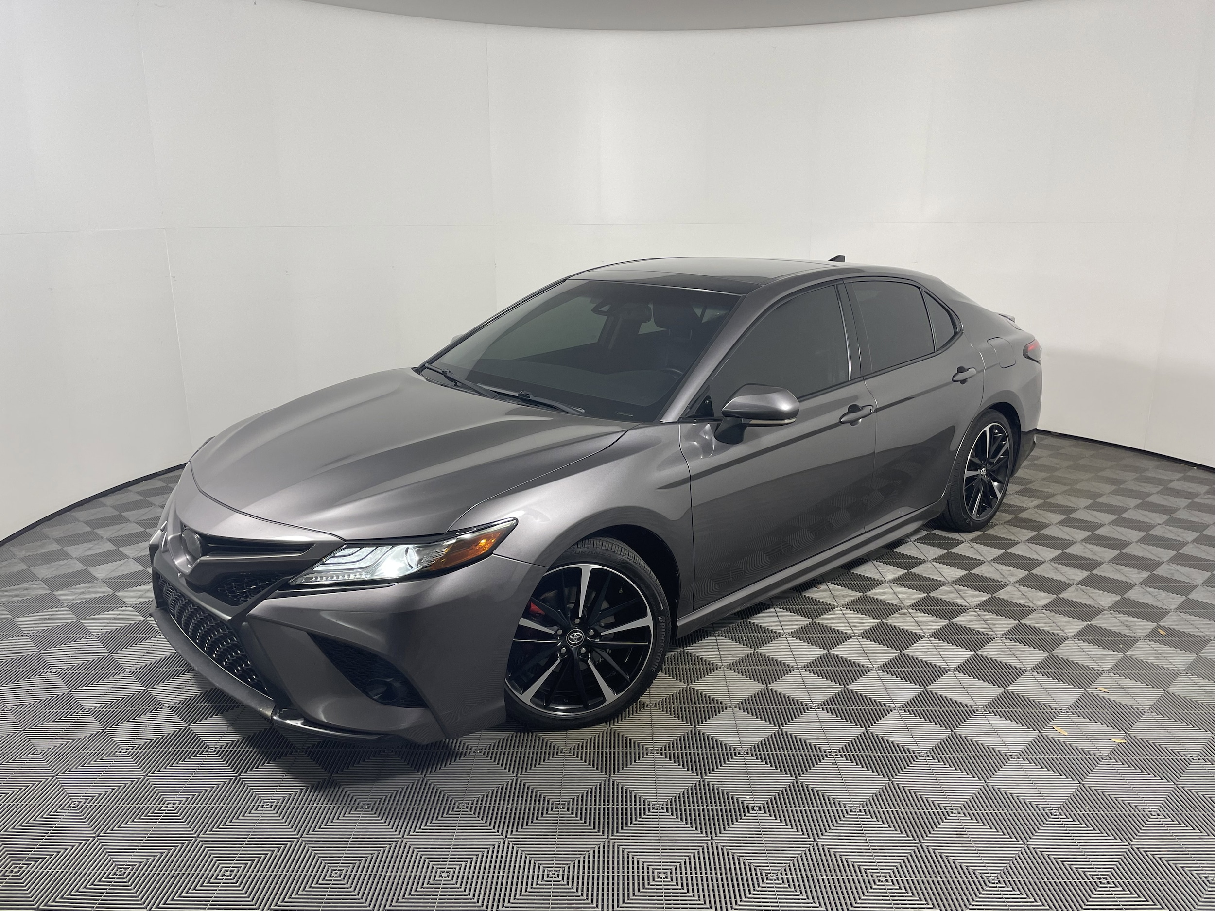 2020 Toyota Camry 2.5 Auto XSE's photo