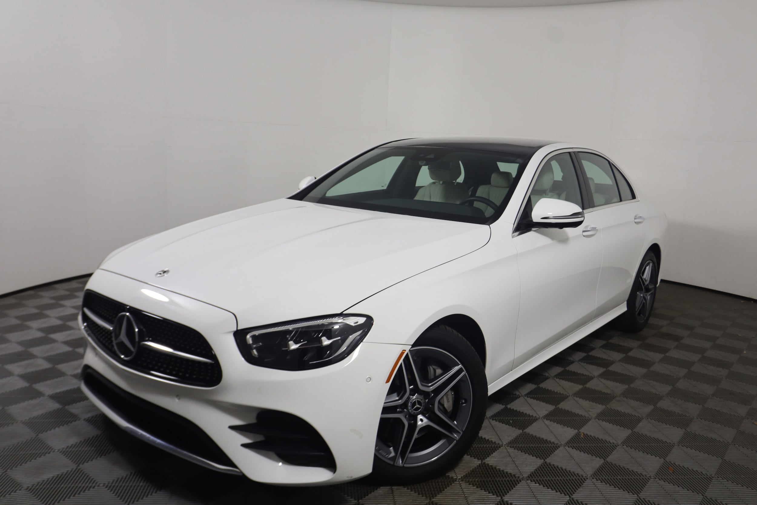 2023 Mercedes-Benz E-Class E350 4MATIC's photo