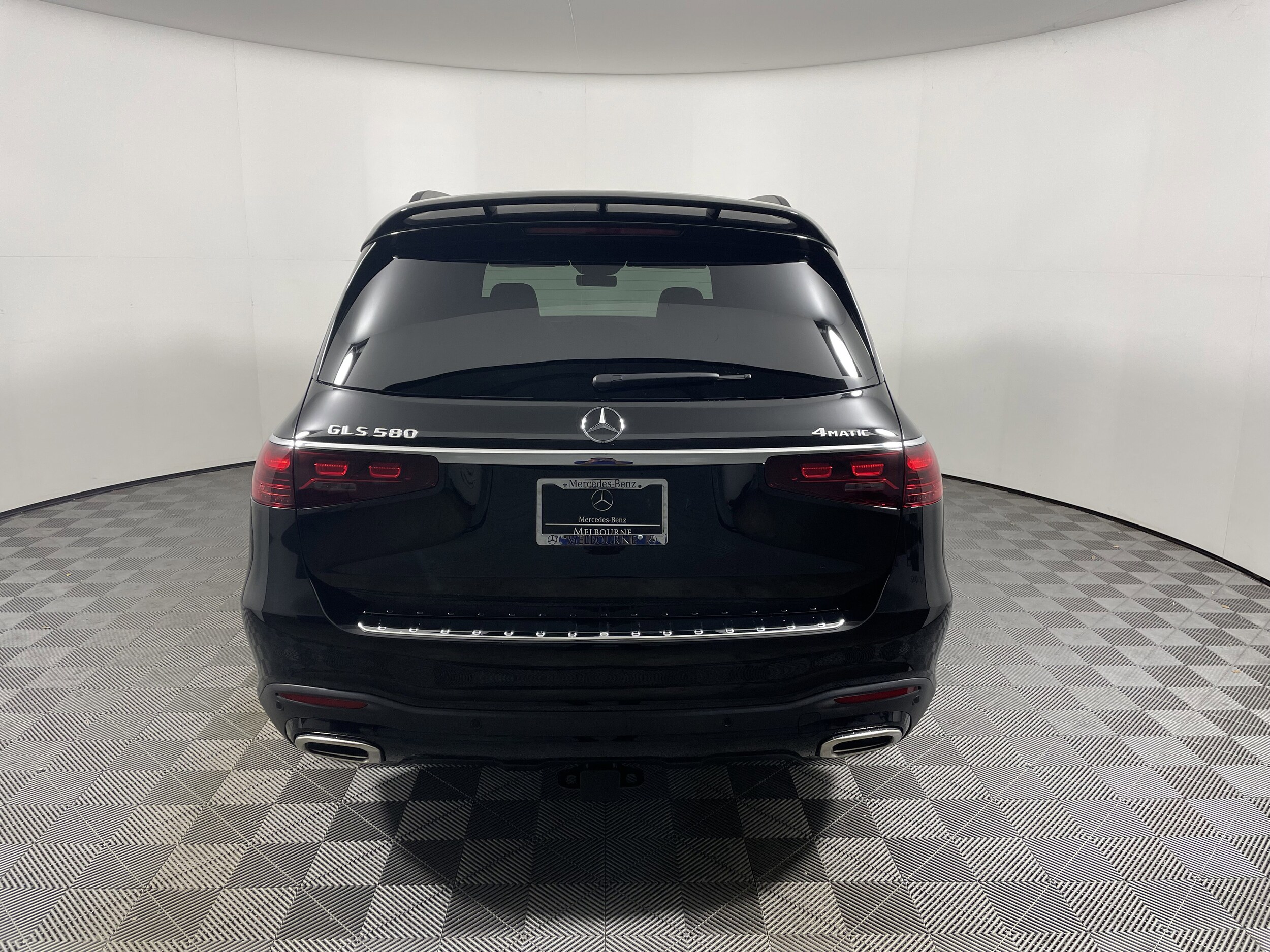 2026 Mercedes Benz GLS 580 4MATIC photo 3