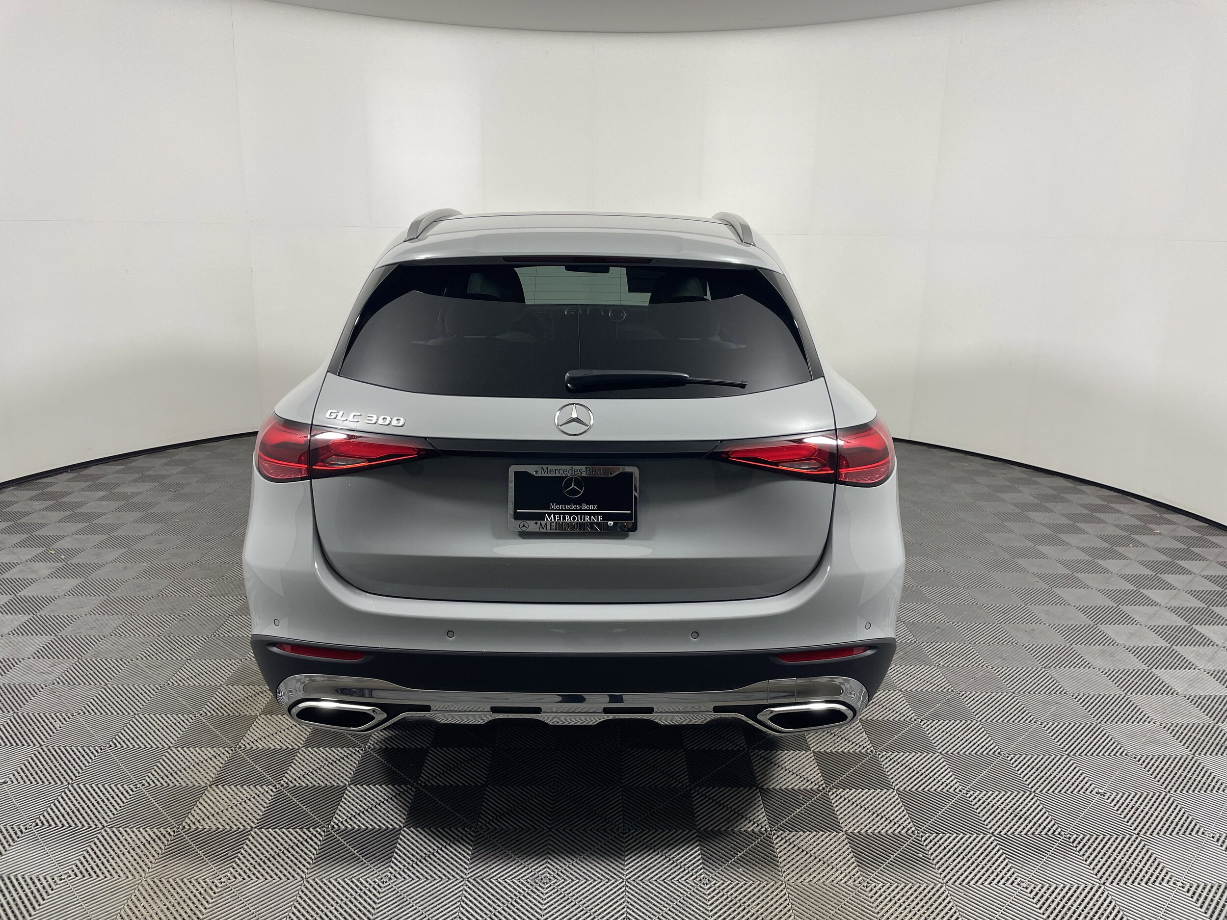2026 Mercedes Benz GLC 300 photo 4