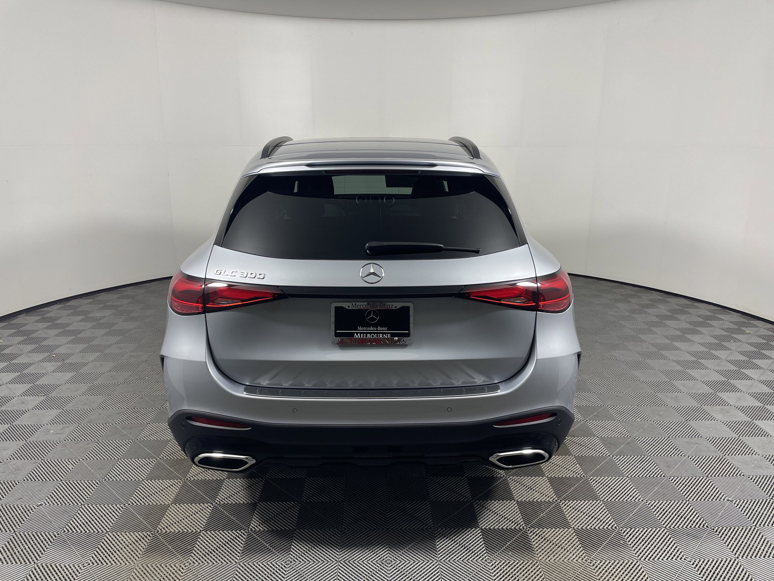 2026 Mercedes Benz GLC 300 photo 4