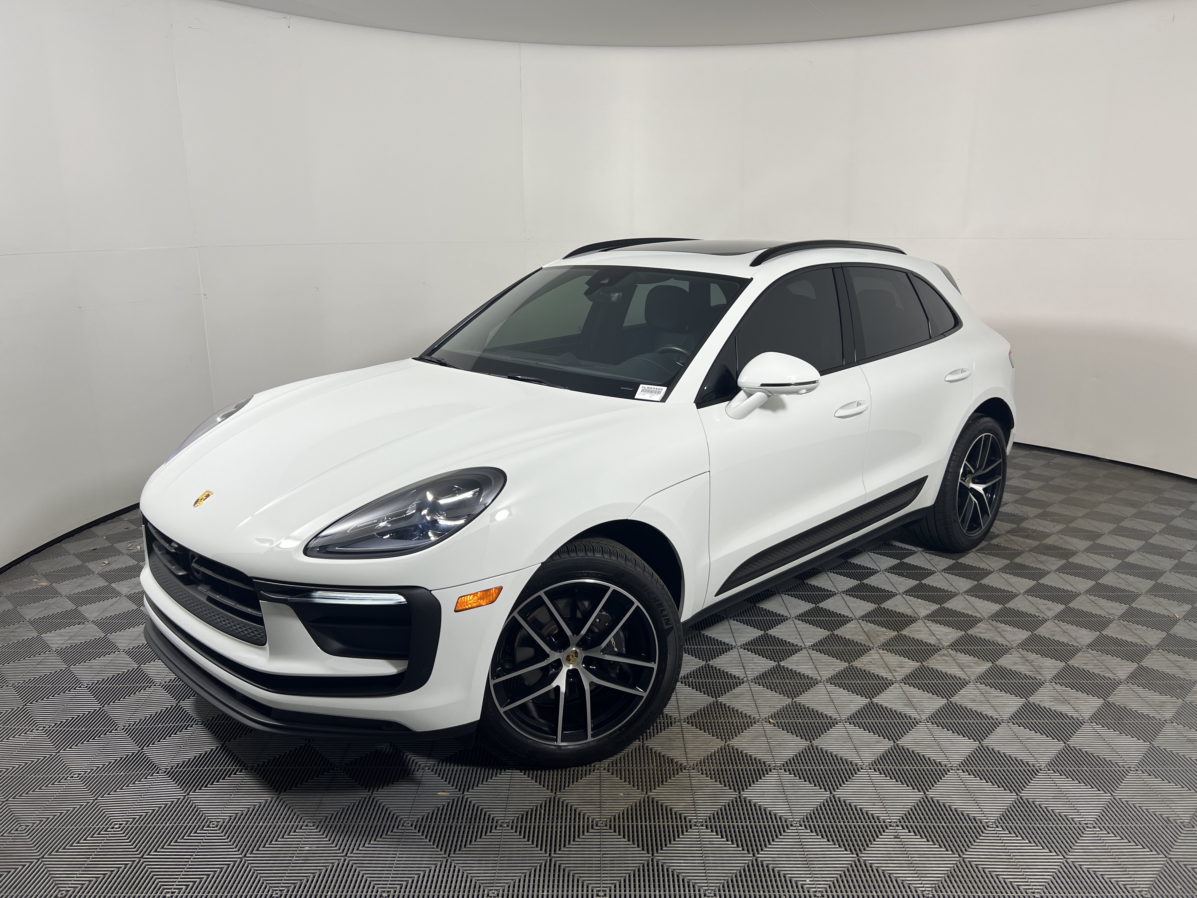 2024 Porsche Macan Base