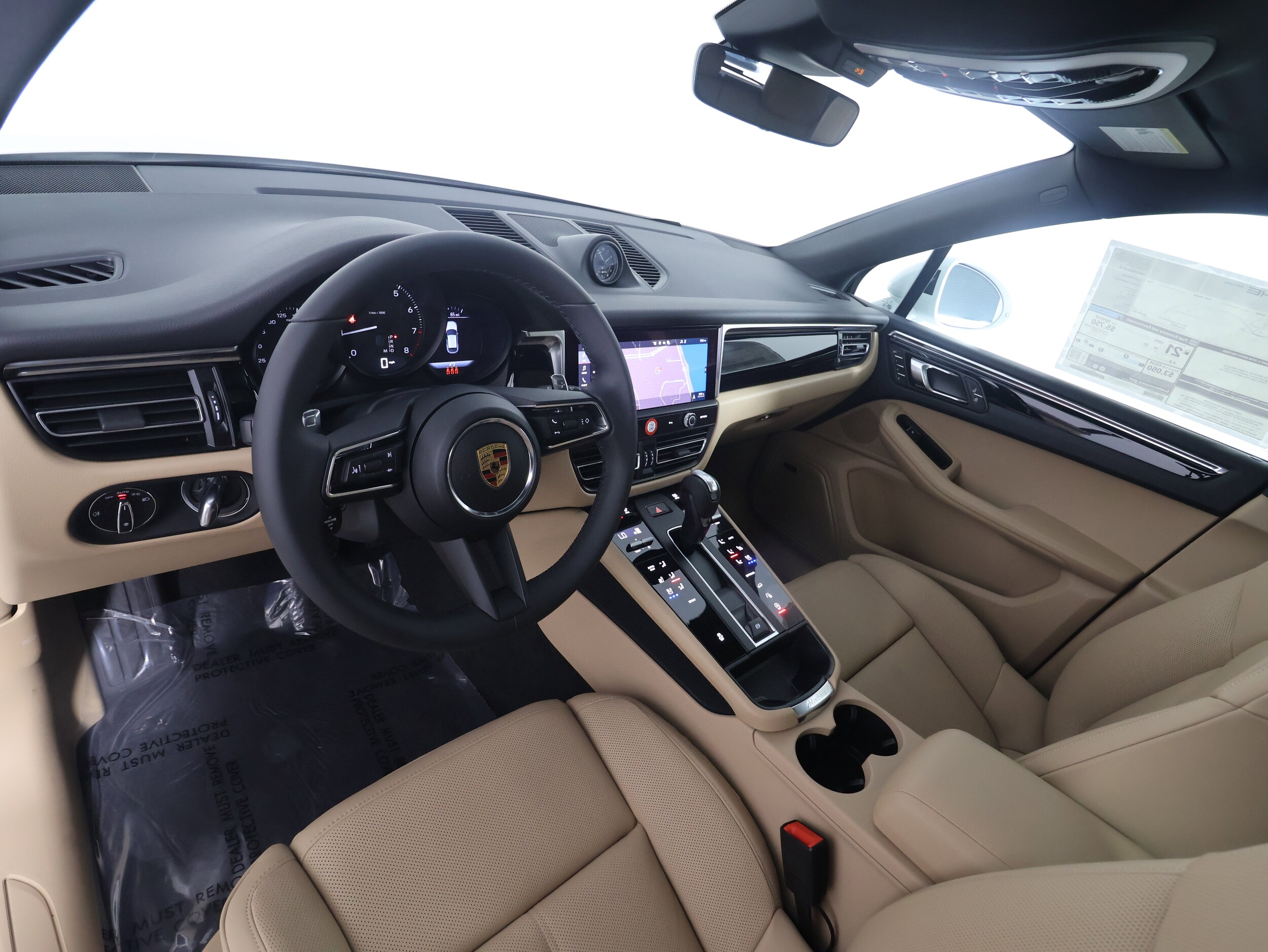 2025 Porsche Macan Base photo 4