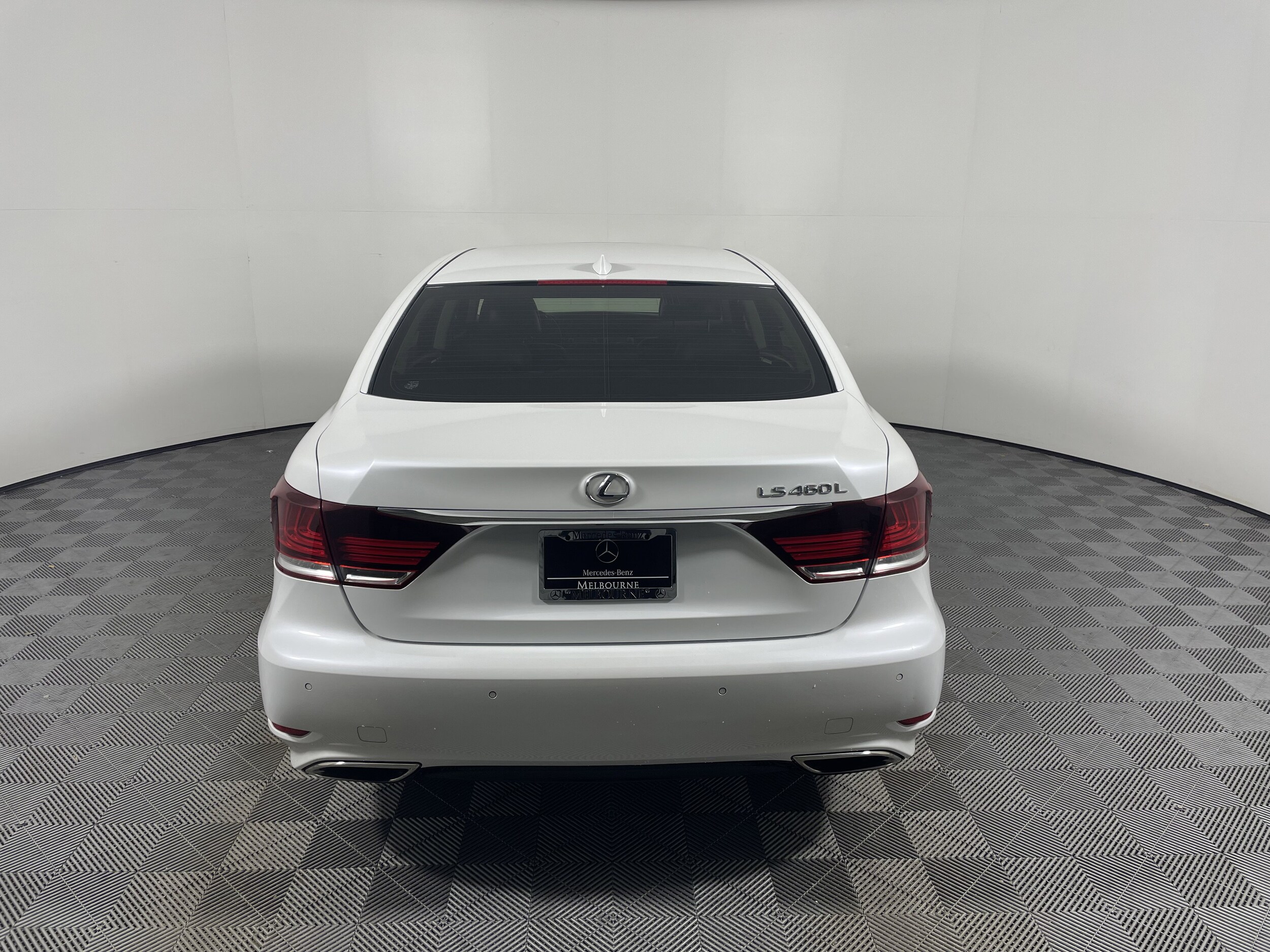 2014 Lexus LS 460 L photo 4