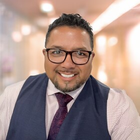 Staff member Alex Braun from ID_54509c7148f6