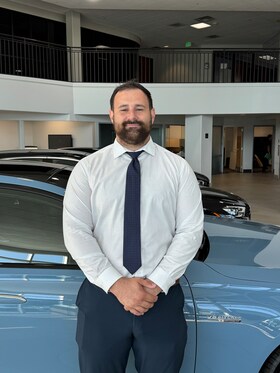 Staff member Matthew Hobbs from ID_54509c7148f6