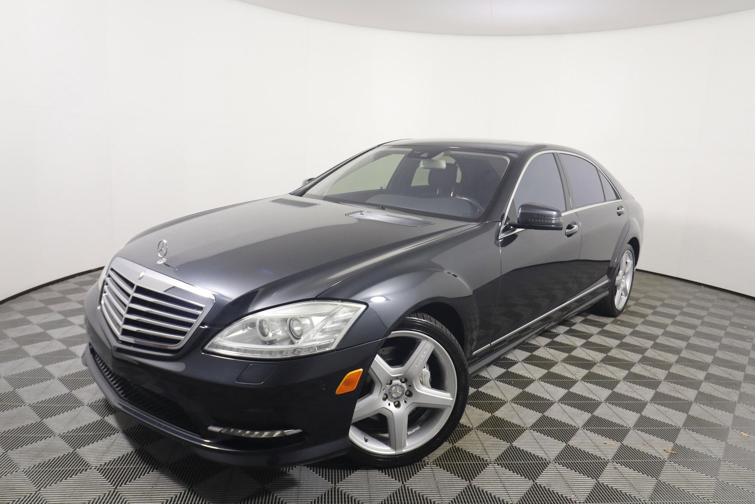 2011 Mercedes-Benz S-Class S550 4MATIC's photo