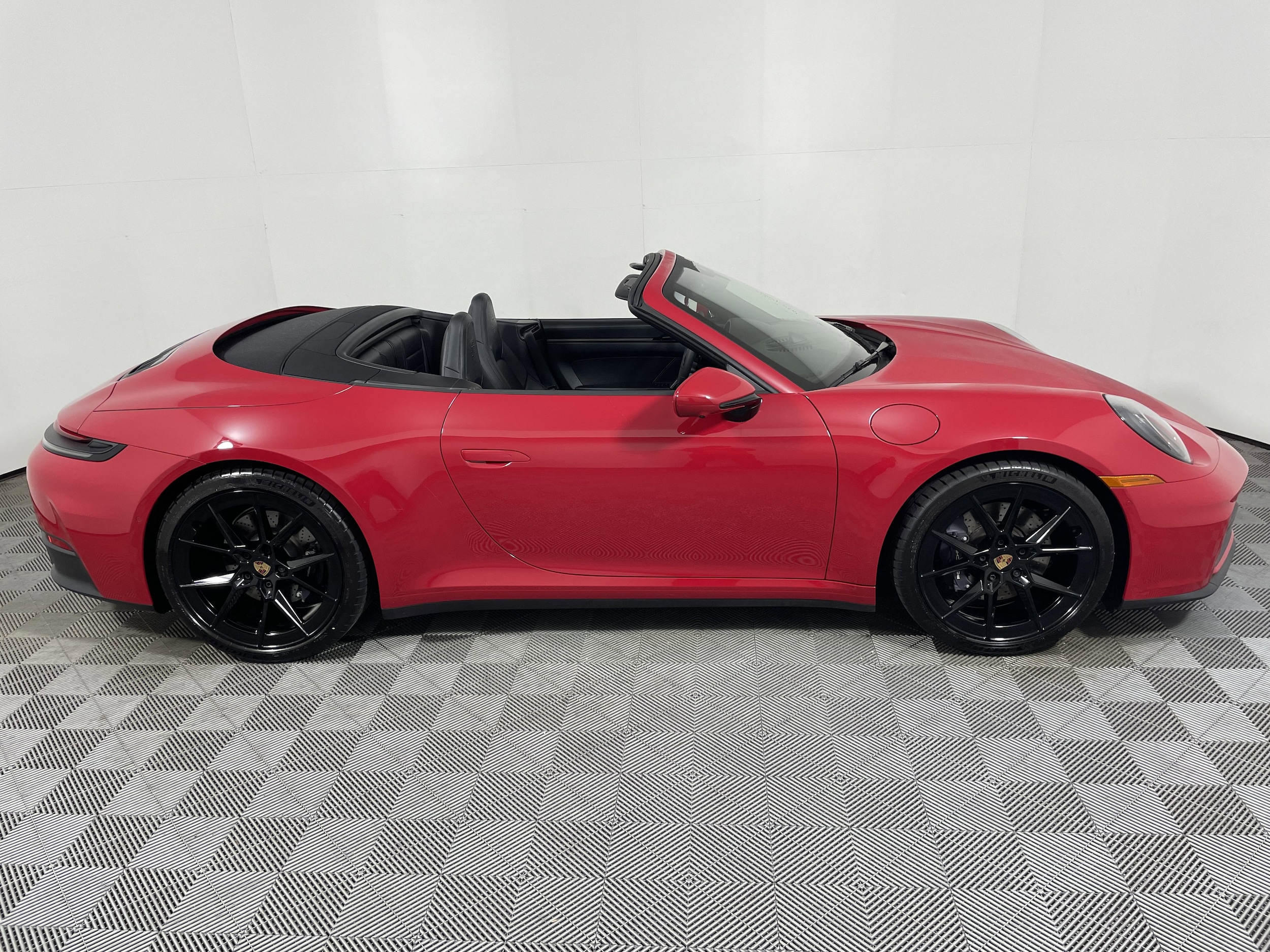 2025 Porsche 911 - Photo 8