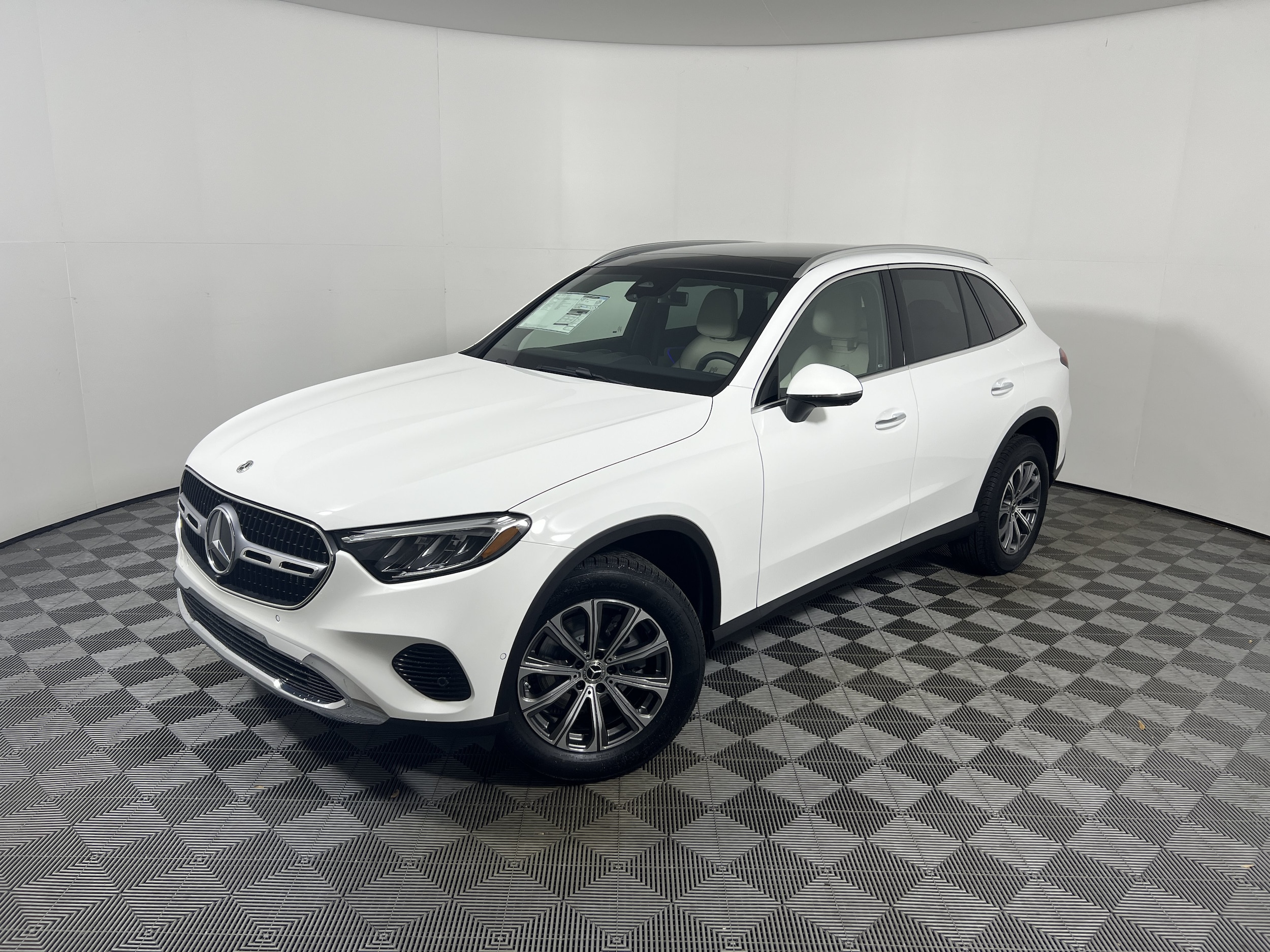 2027 Mercedes-Benz GLC