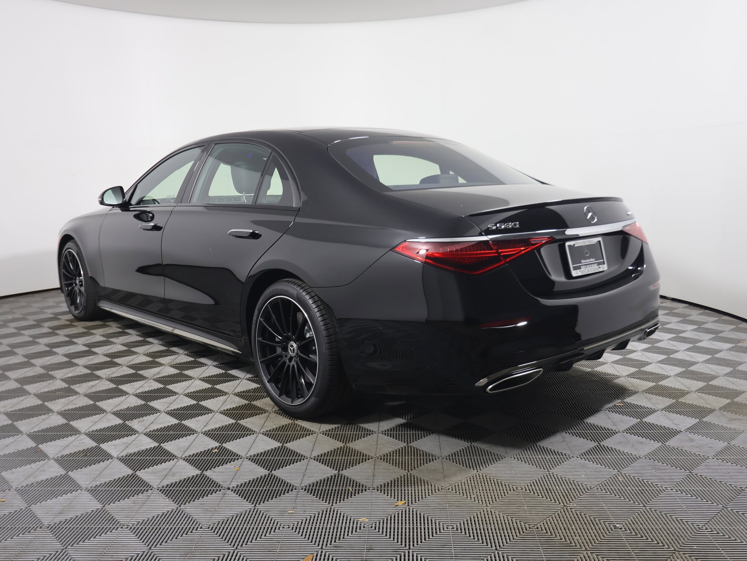 2025 Mercedes Benz S 450 580 4MATIC photo 3