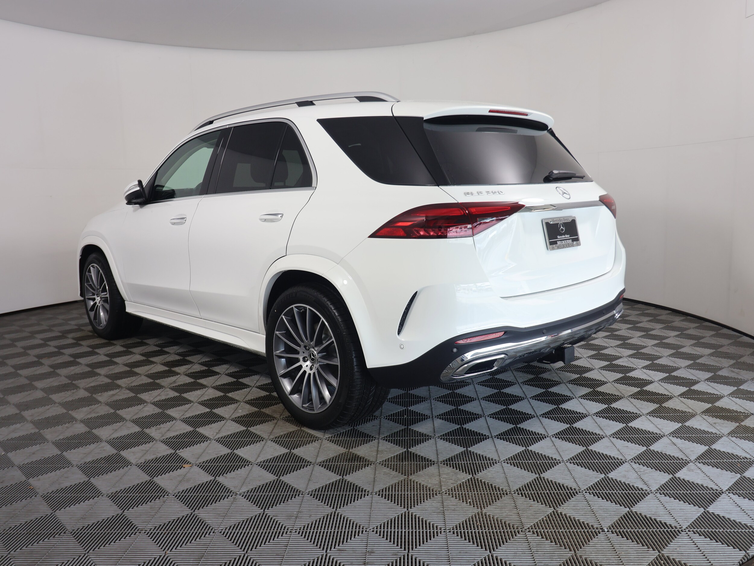 2025 Mercedes Benz GLE 350 4MATIC photo 3