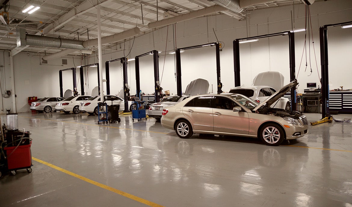 Service Center Bay 2
