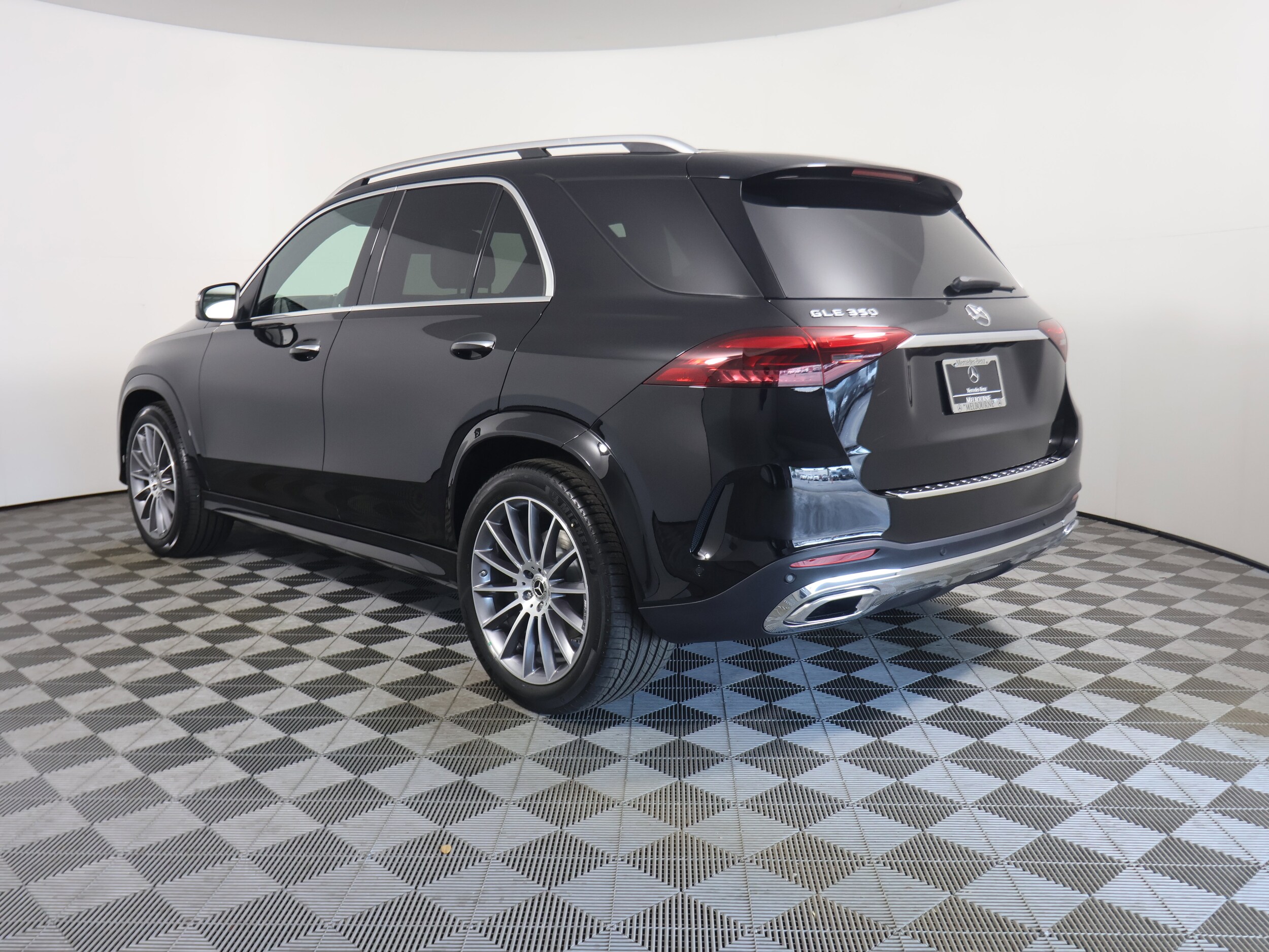 2025 Mercedes Benz GLE 350 4MATIC photo 3