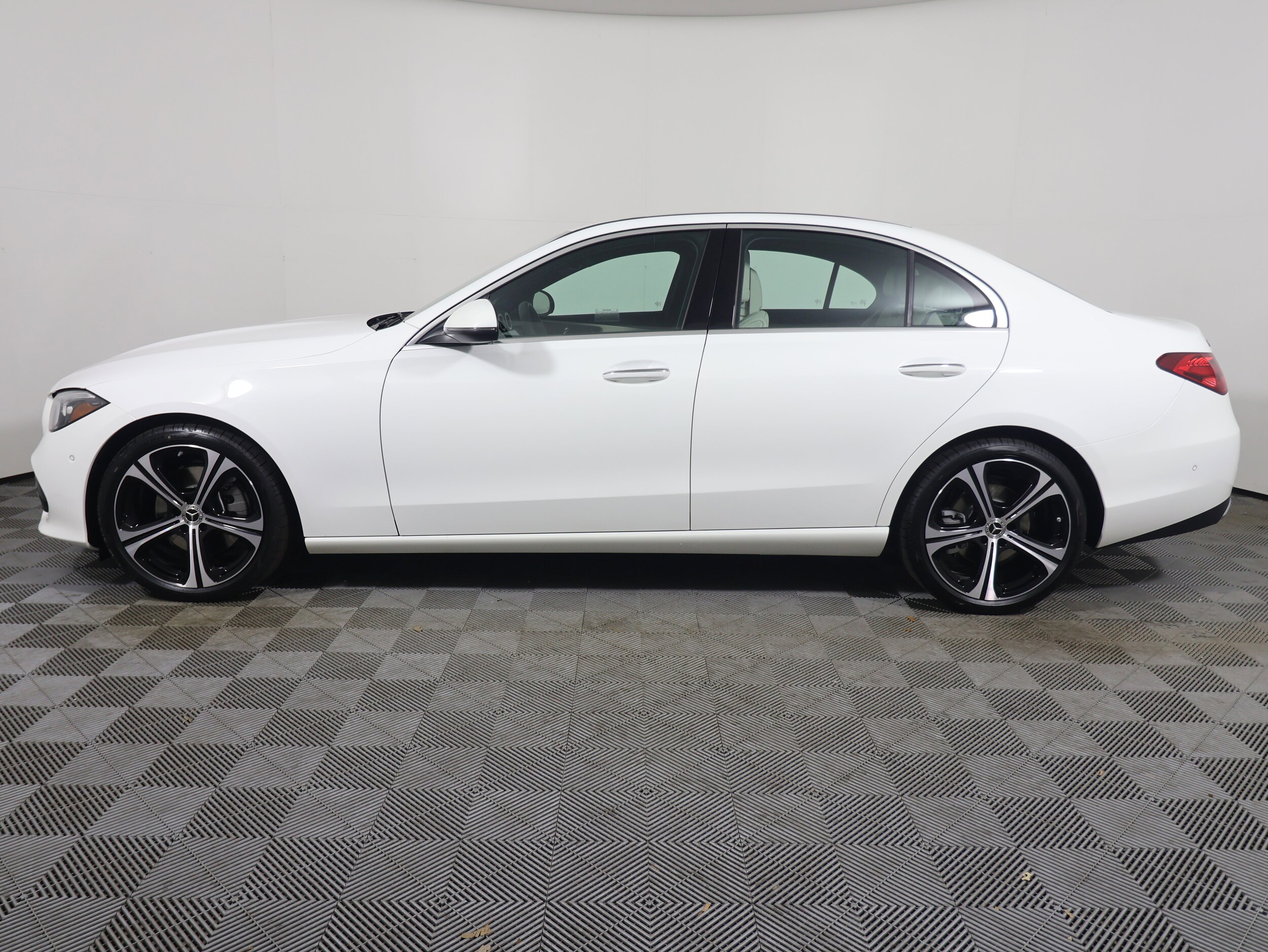 2025 Mercedes Benz C 300 photo 2