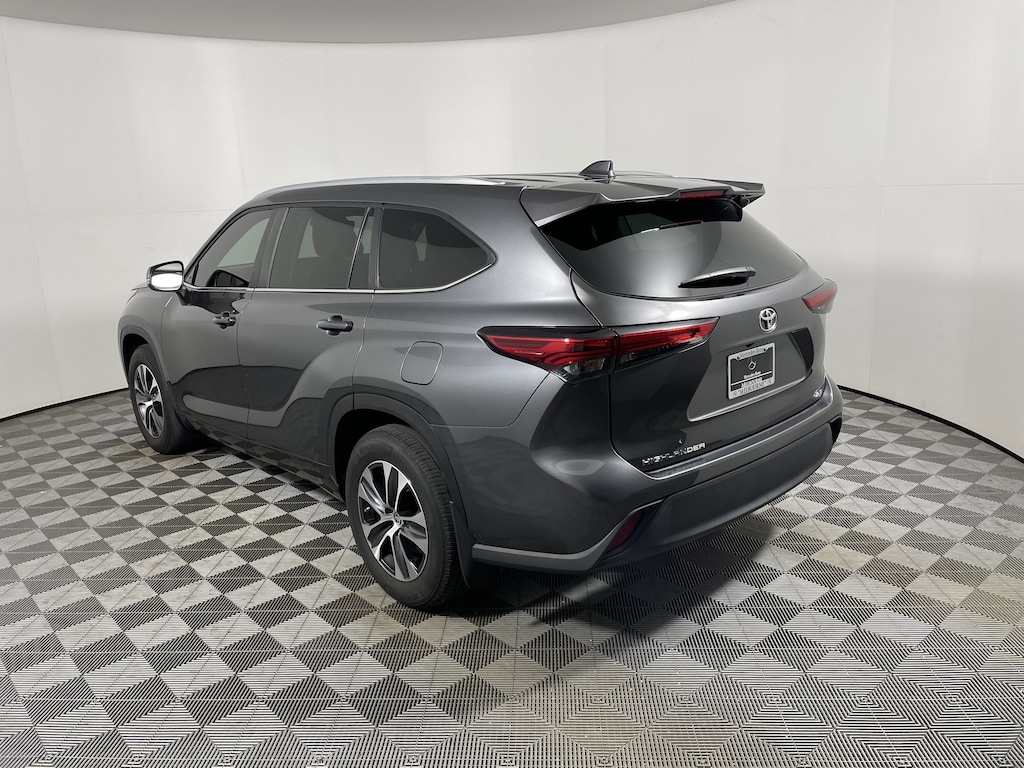 Used 2023 Toyota Highlander XLE SUV