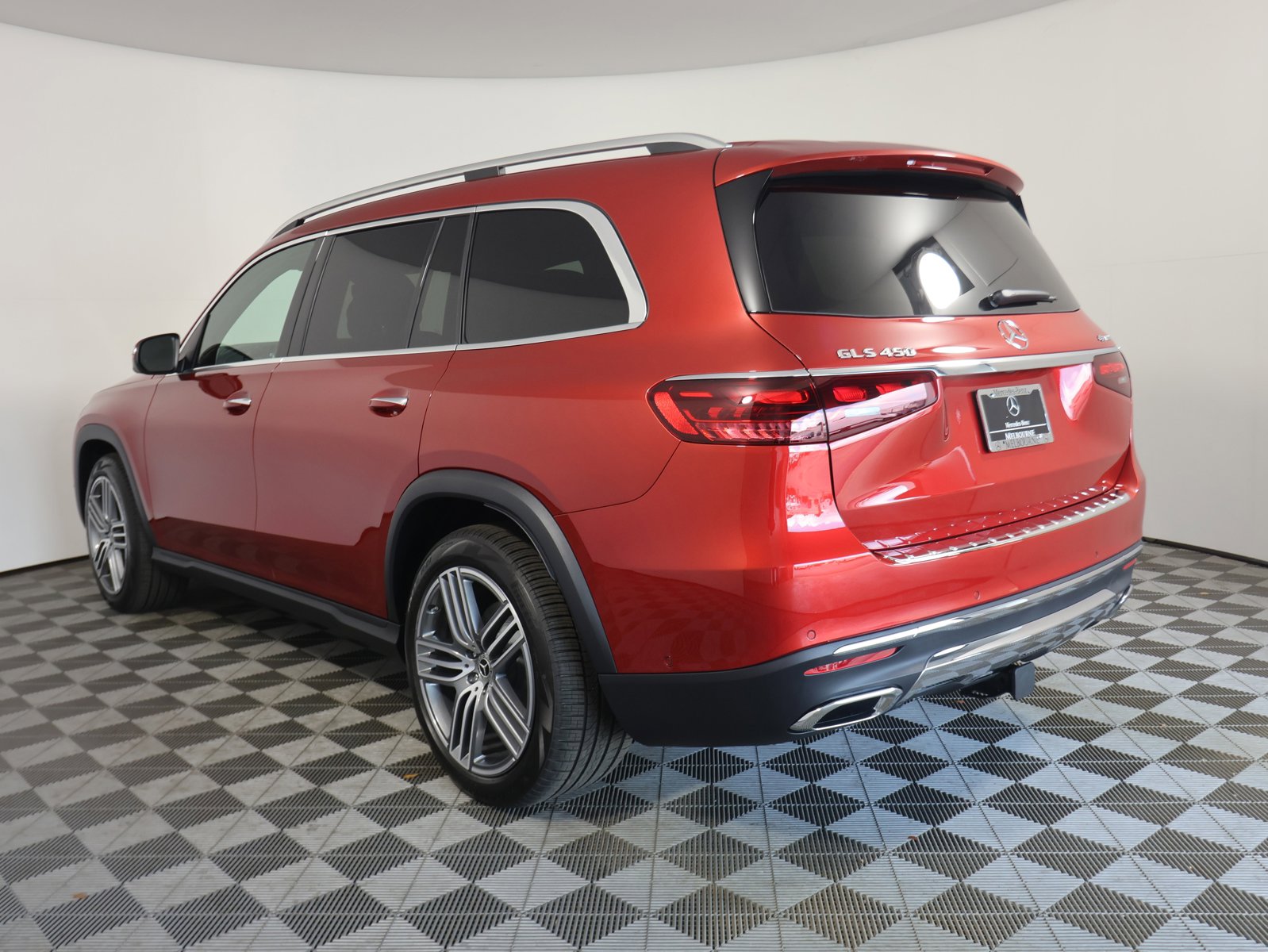 2025 Mercedes Benz GLS 450 4MATIC photo 3