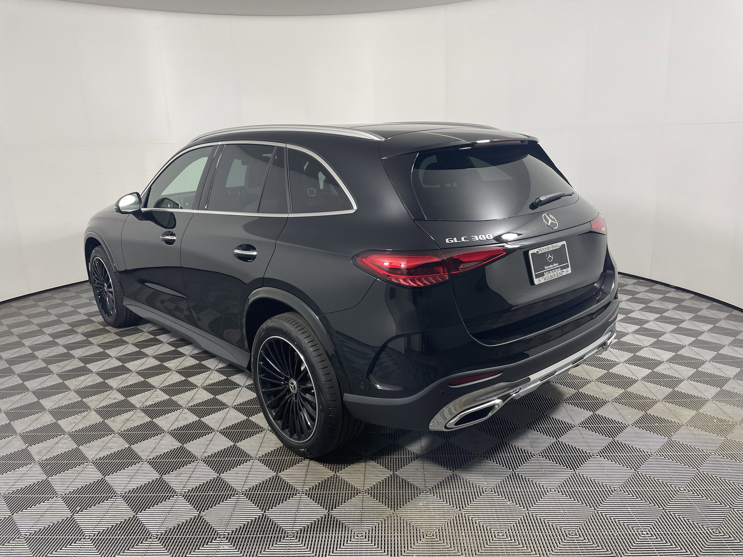 2026 Mercedes Benz GLC 300 photo 3