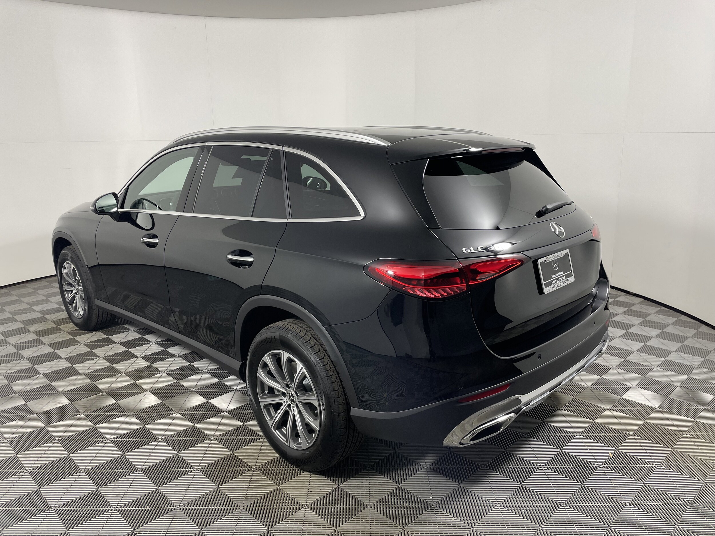 2026 Mercedes Benz GLC 300 photo 3