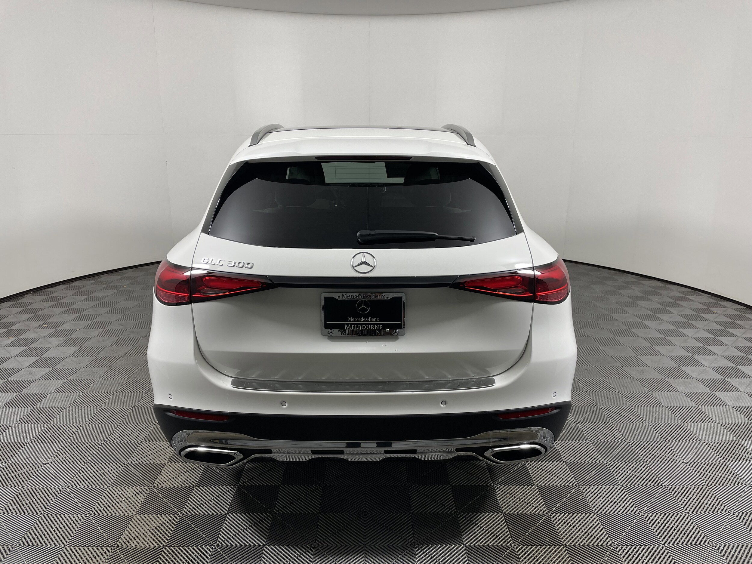 2026 Mercedes Benz GLC 300 photo 4