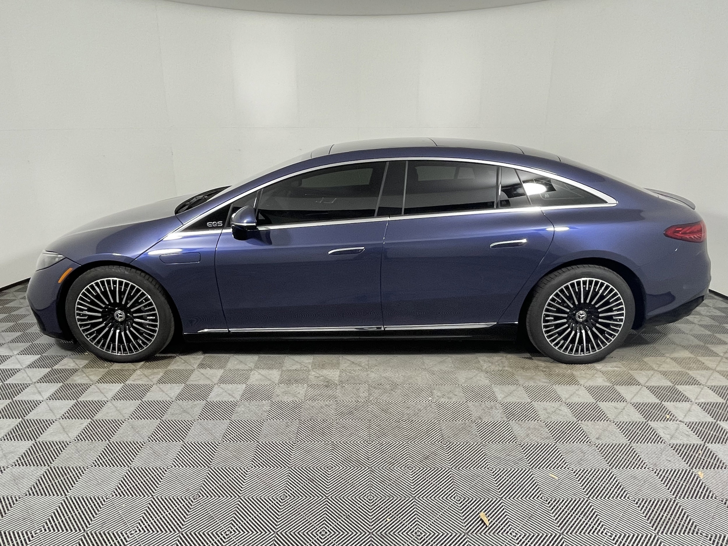 Certified 2022 Mercedes-Benz EQS Base with VIN W1KCG2DB2NA008589 for sale in Melbourne, FL