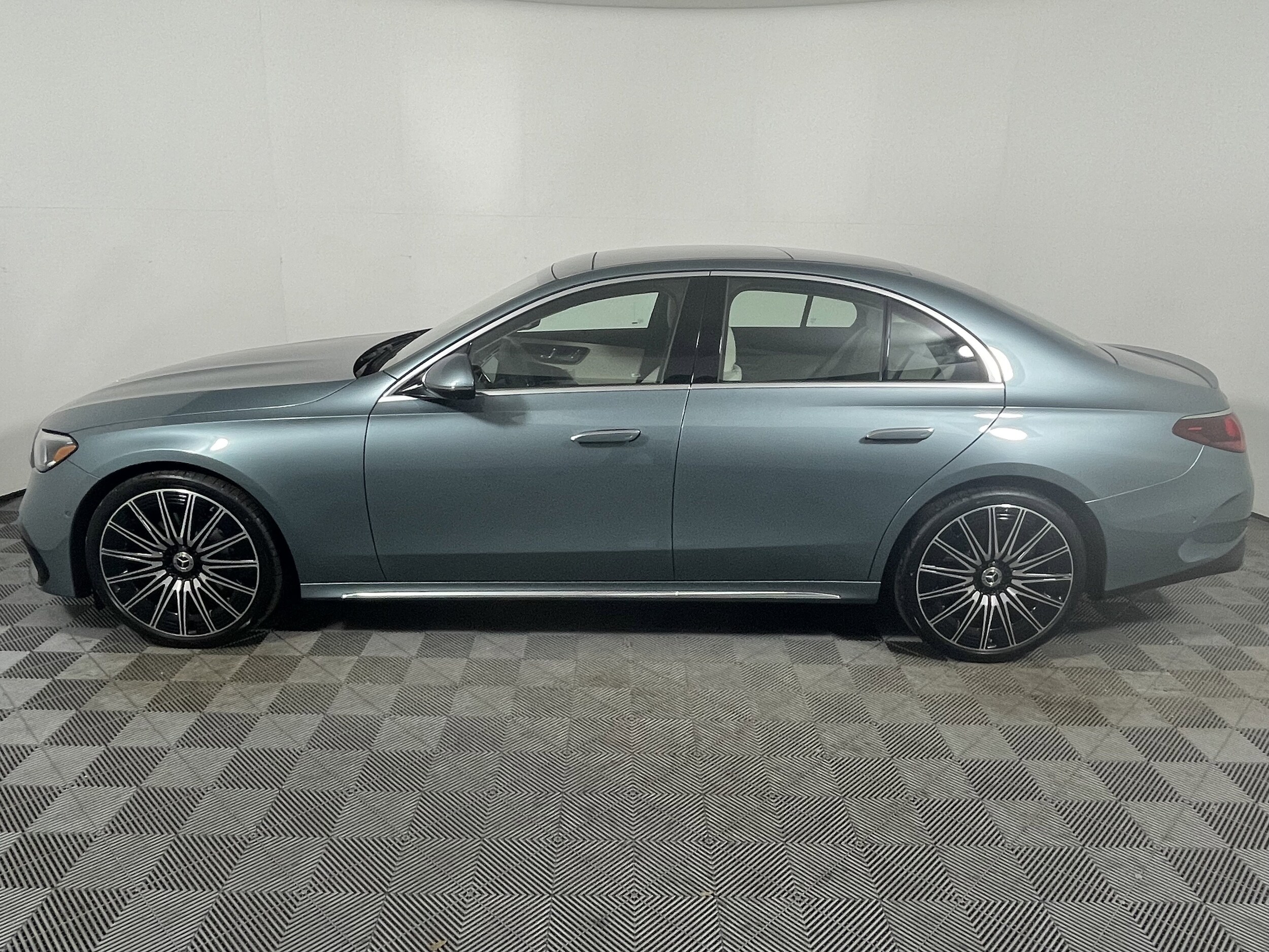 2026 Mercedes Benz E photo 2
