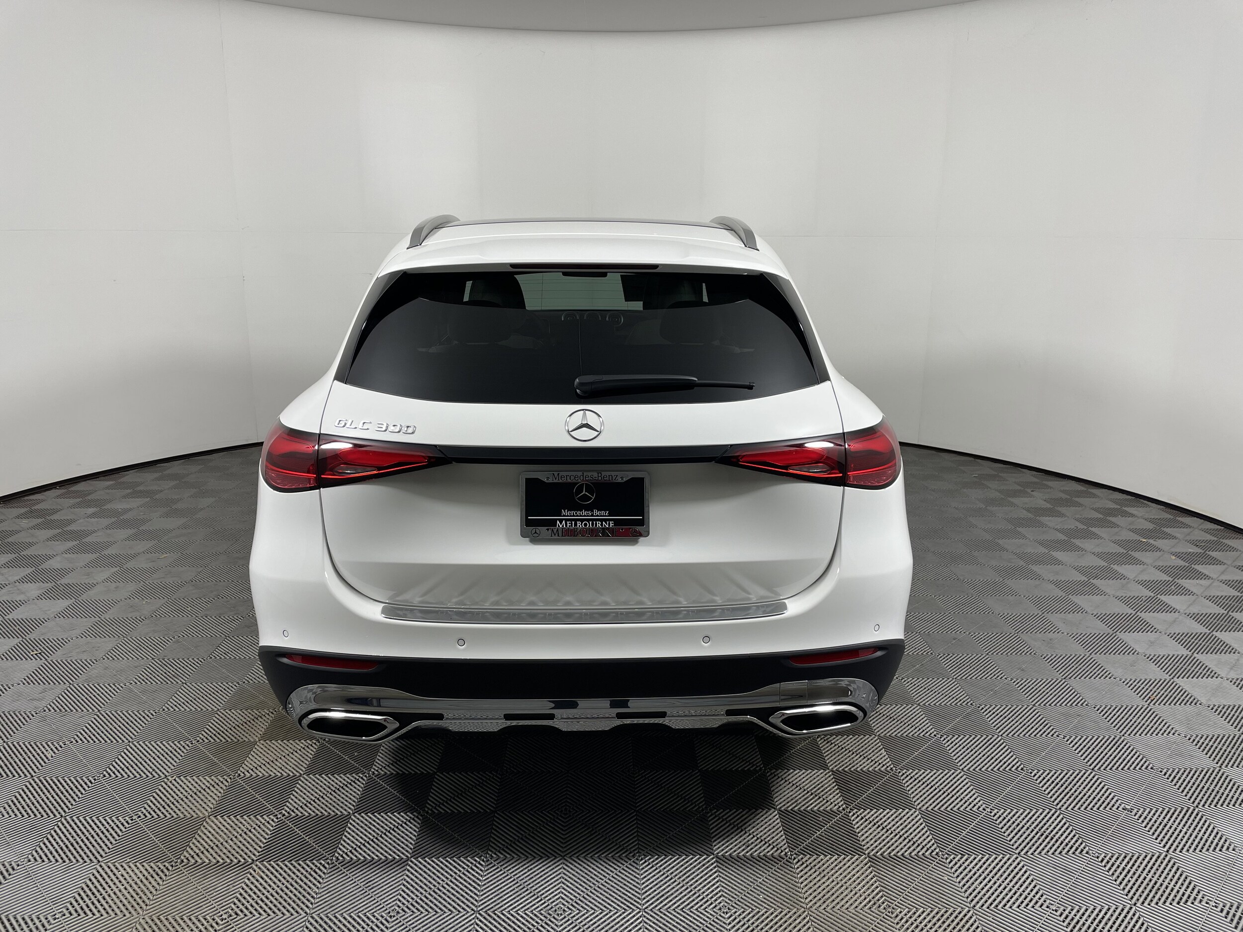 2026 Mercedes Benz GLC 300 photo 4