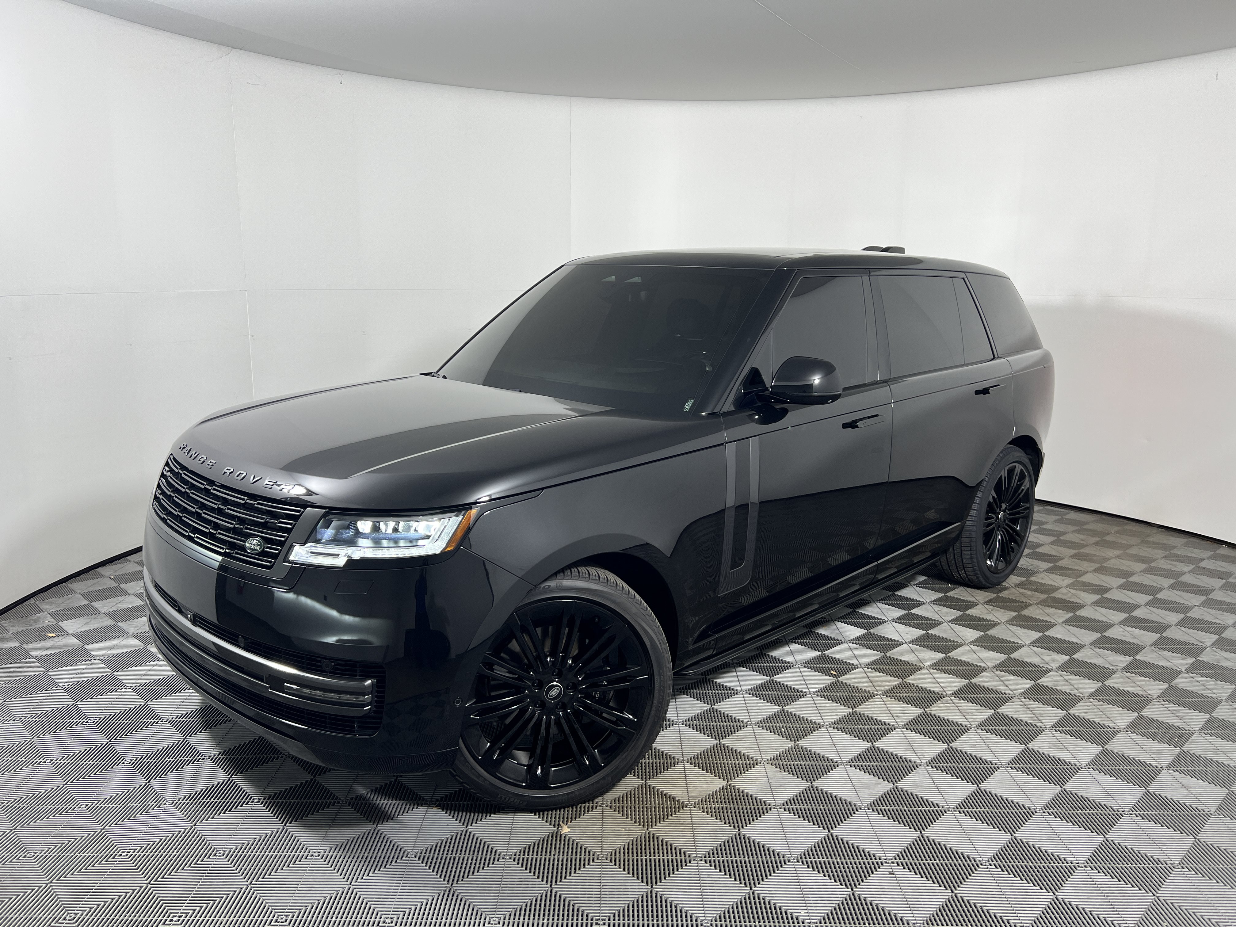 Used 2024 Land Rover Range Rover SE SUV