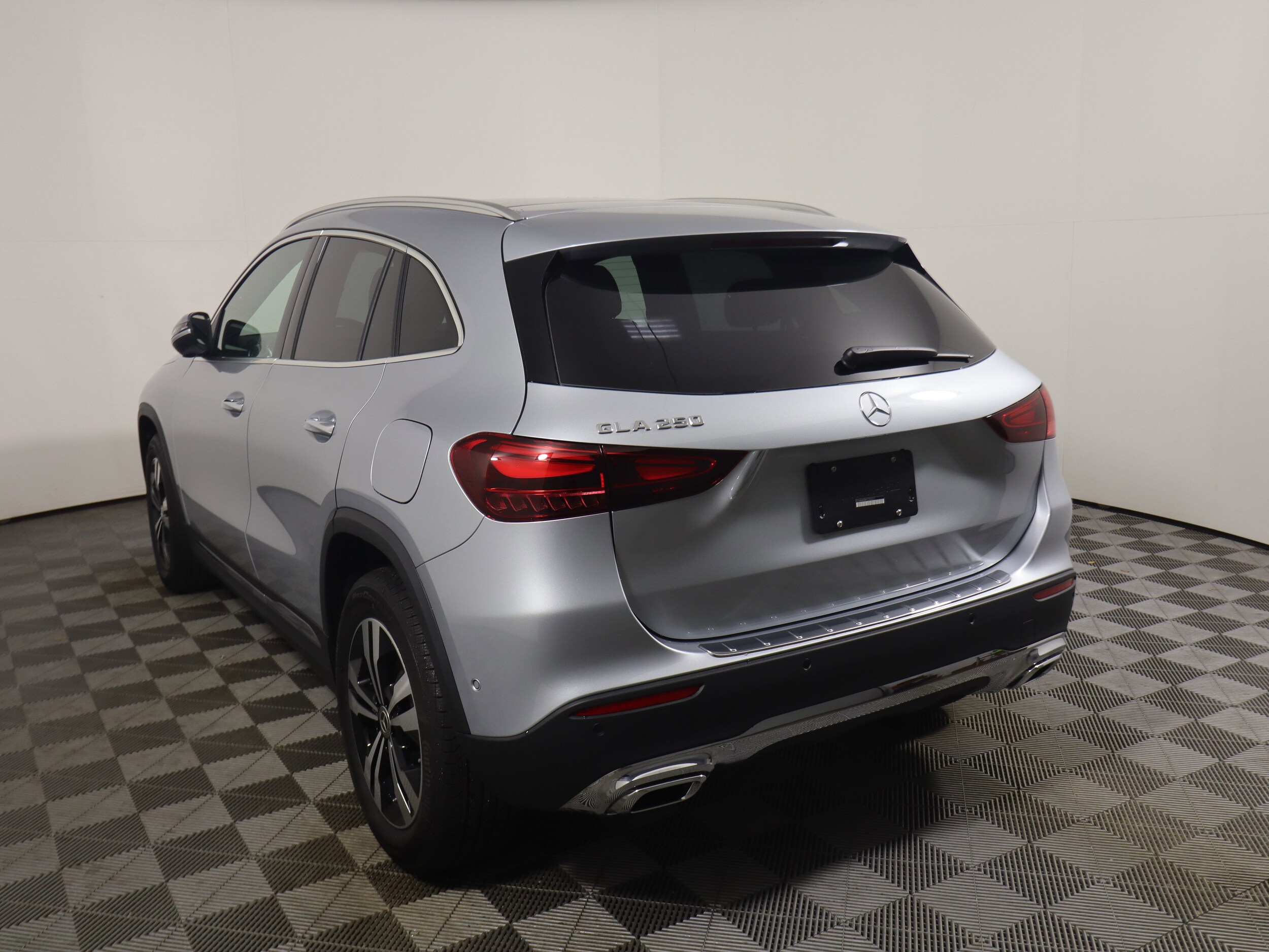 2026 Mercedes Benz GLA 250 photo 3