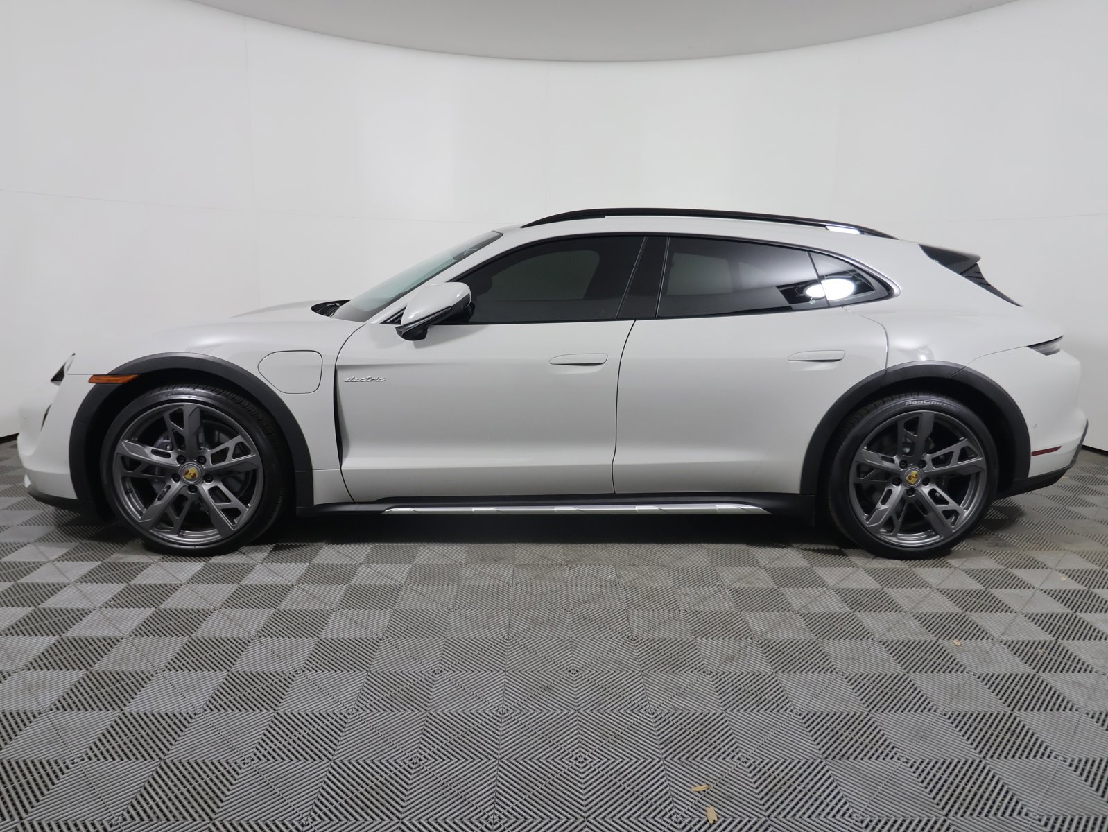 Used 2023 Porsche Taycan  with VIN WP0BA2Y12PSA60491 for sale in Melbourne, FL